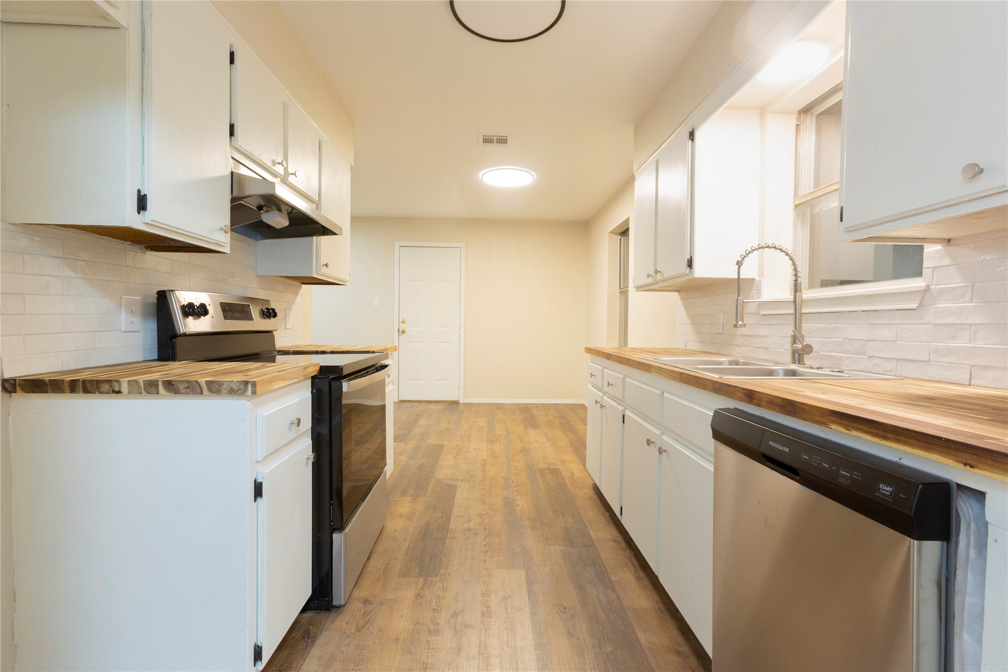 8141 High Hill Road Property Photo 12