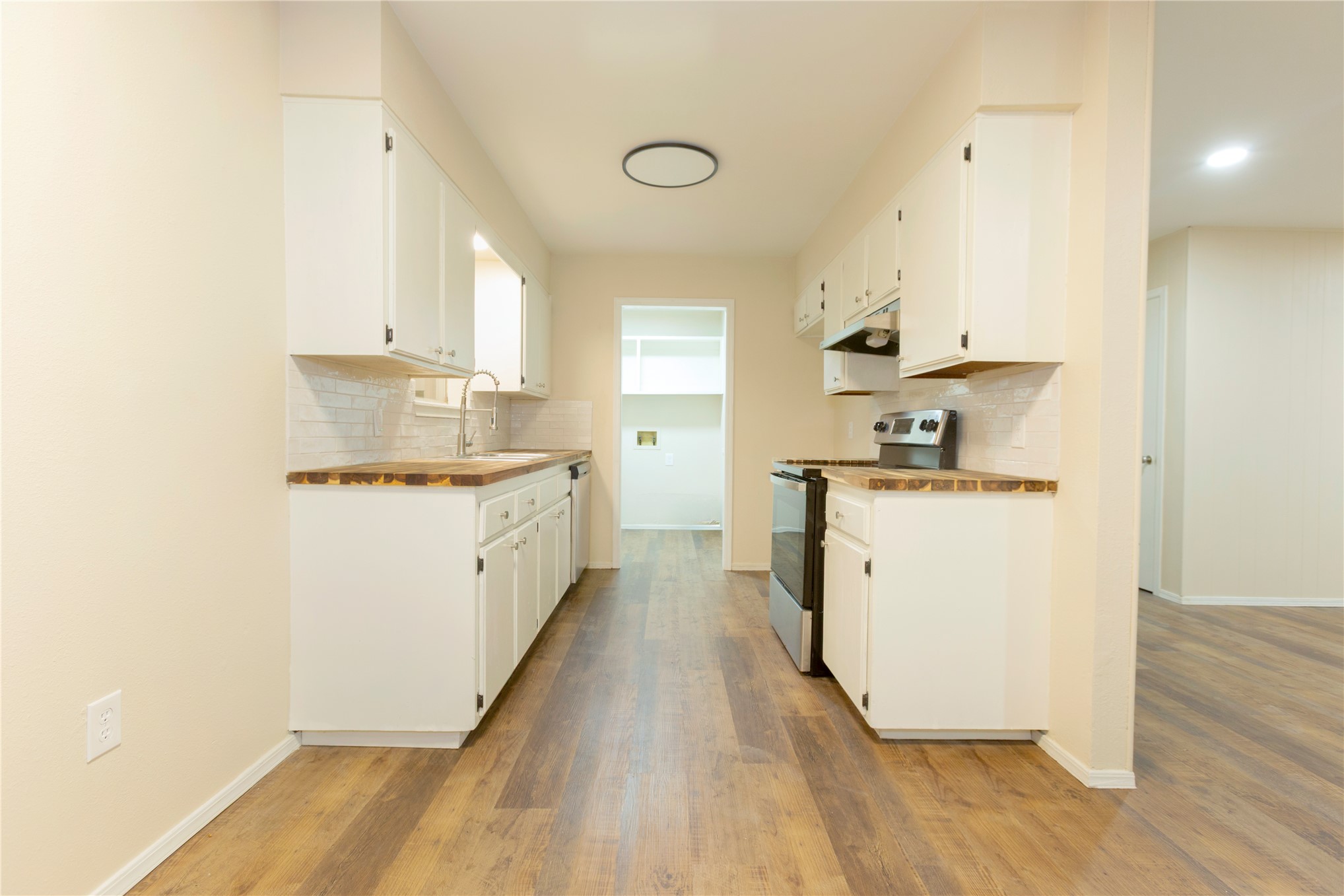 8141 High Hill Road Property Photo 13