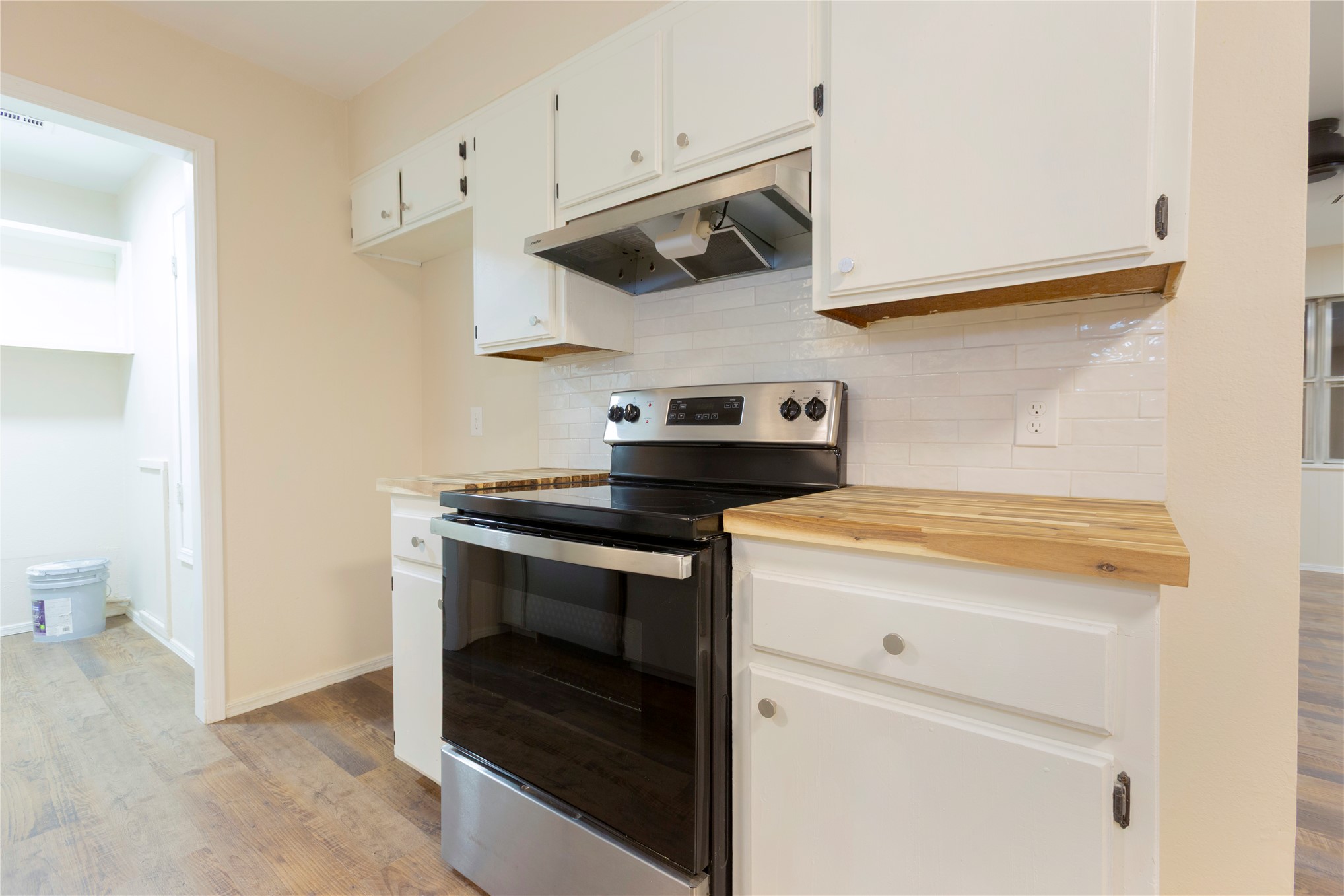 8141 High Hill Road Property Photo 15