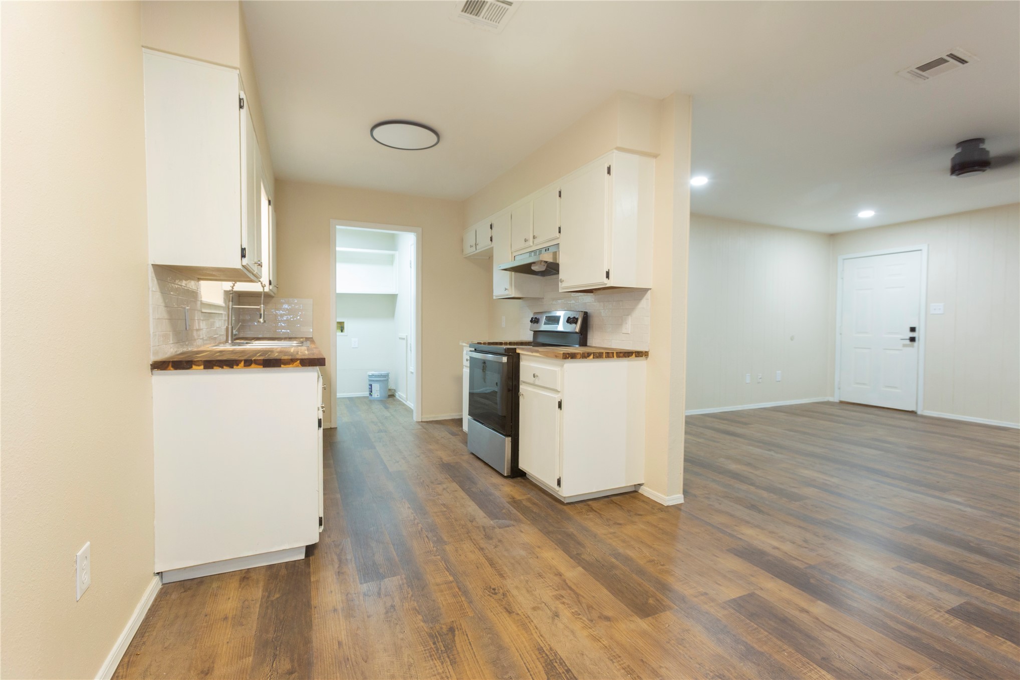 8141 High Hill Road Property Photo 23