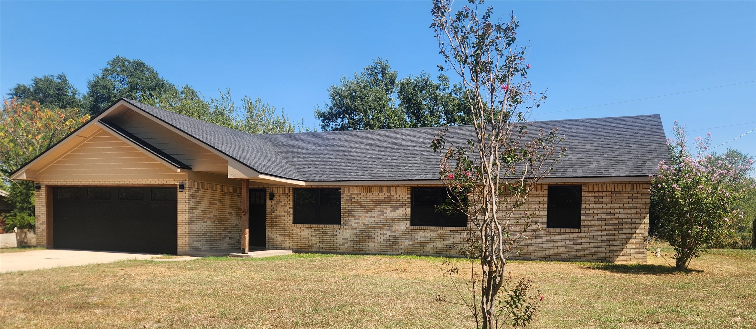 682 N Hickory Street Property Photo 3