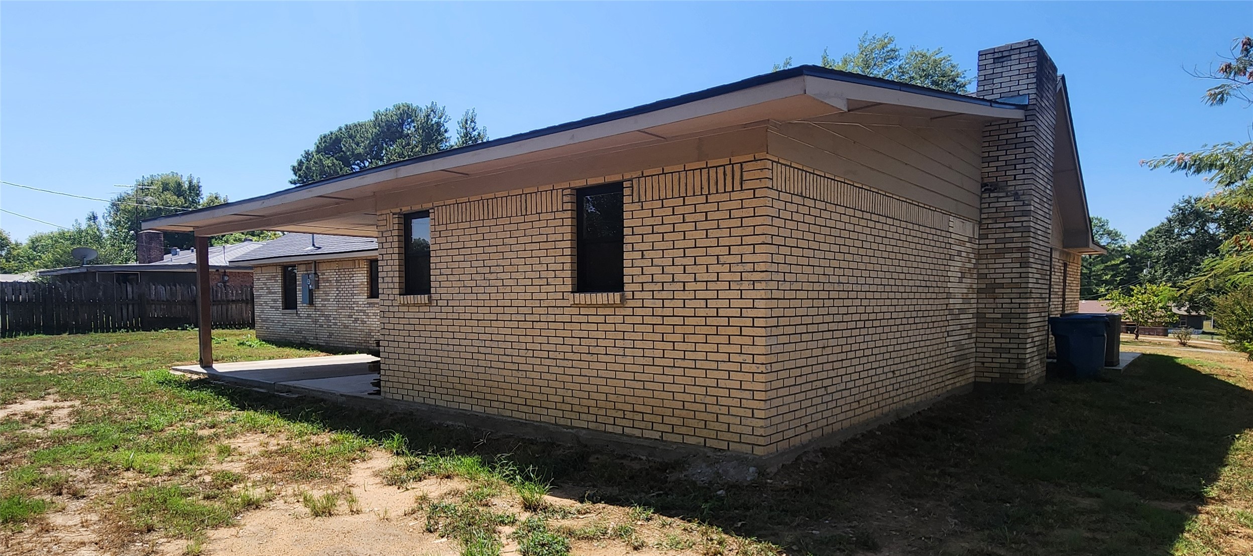 682 N Hickory Street Property Photo 7