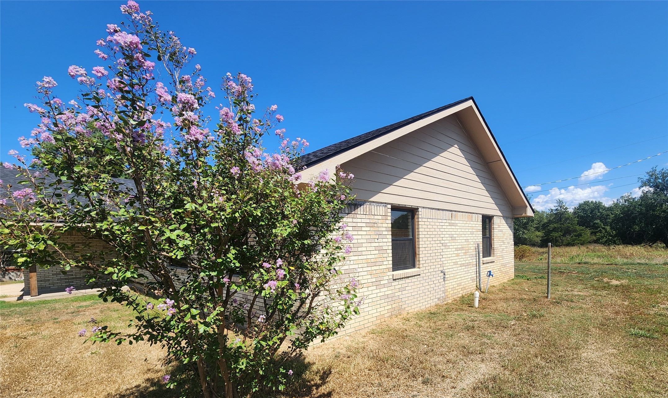 682 N Hickory Street Property Photo 15