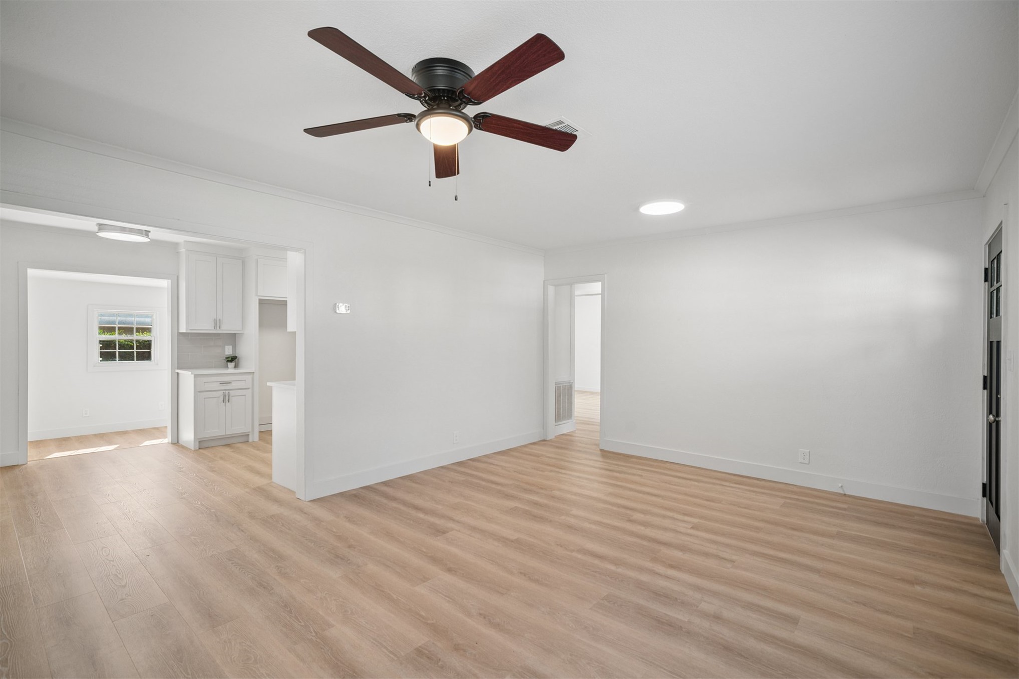 1229 S Fulton Avenue Property Photo 7