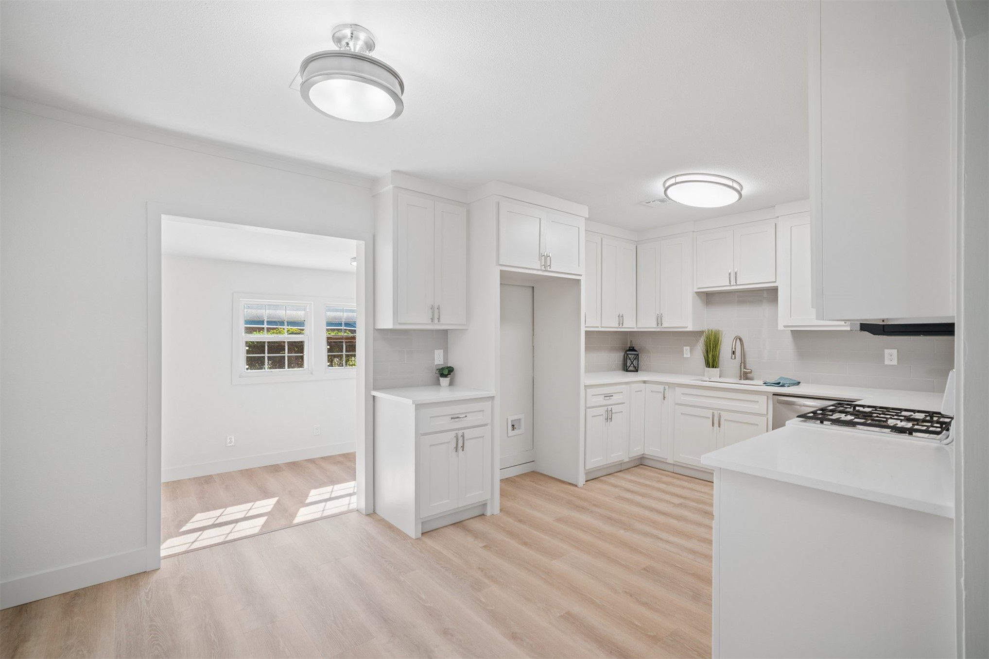 1229 S Fulton Avenue Property Photo 12