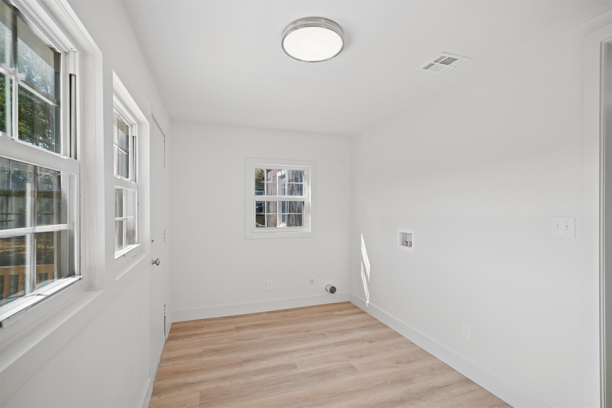 1229 S Fulton Avenue Property Photo 17