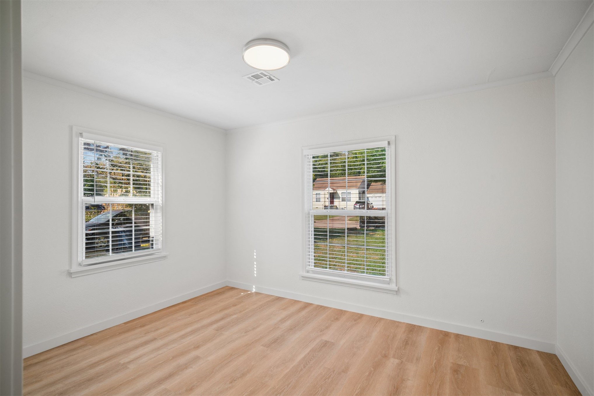 1229 S Fulton Avenue Property Photo 18