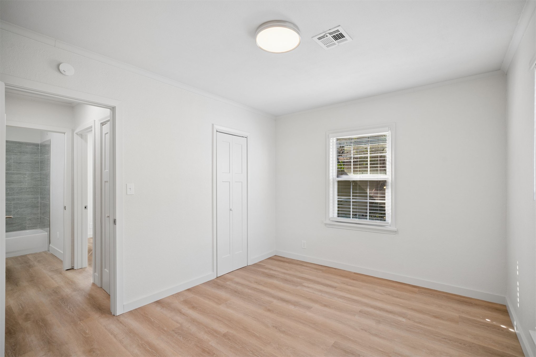 1229 S Fulton Avenue Property Photo 20
