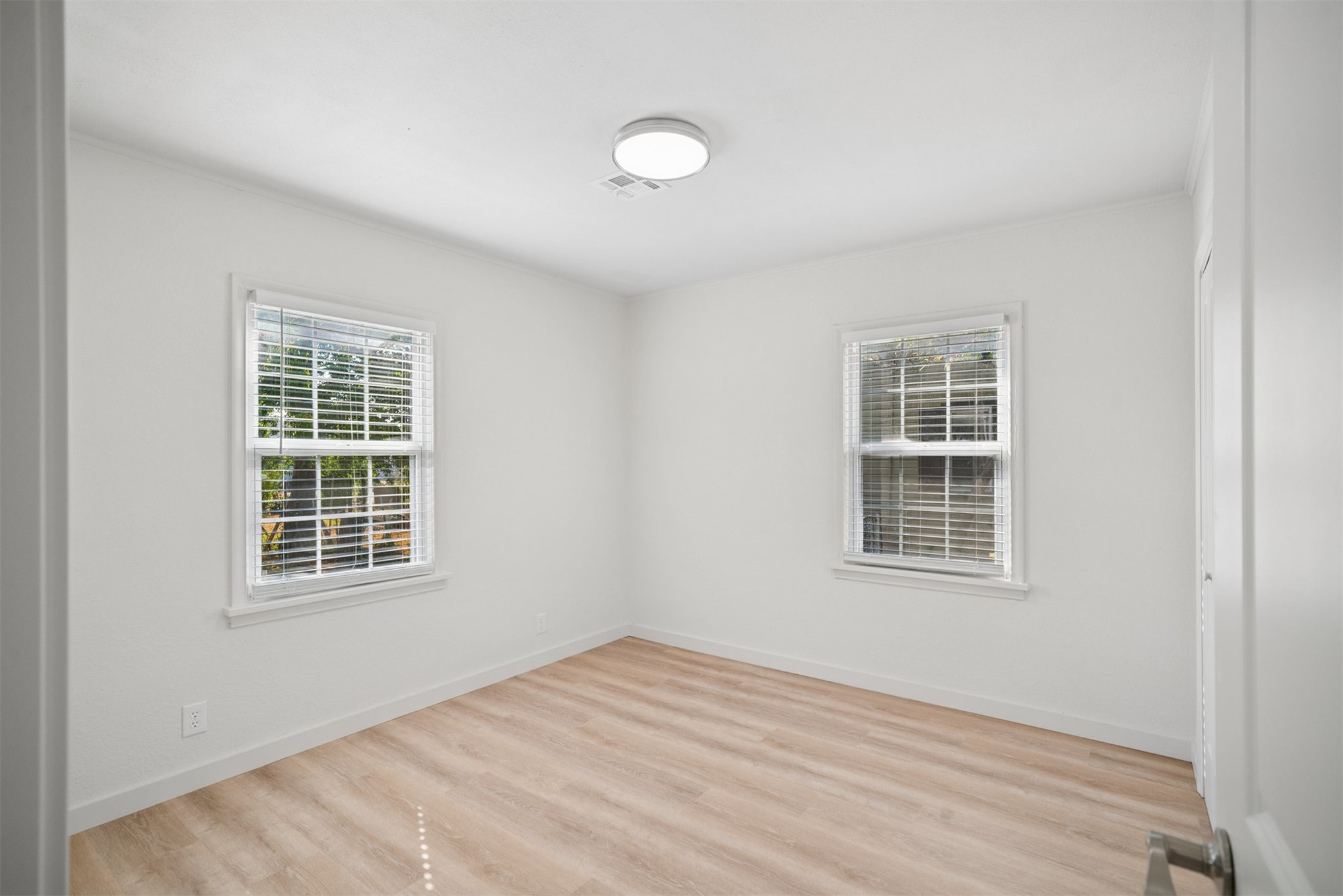 1229 S Fulton Avenue Property Photo 21