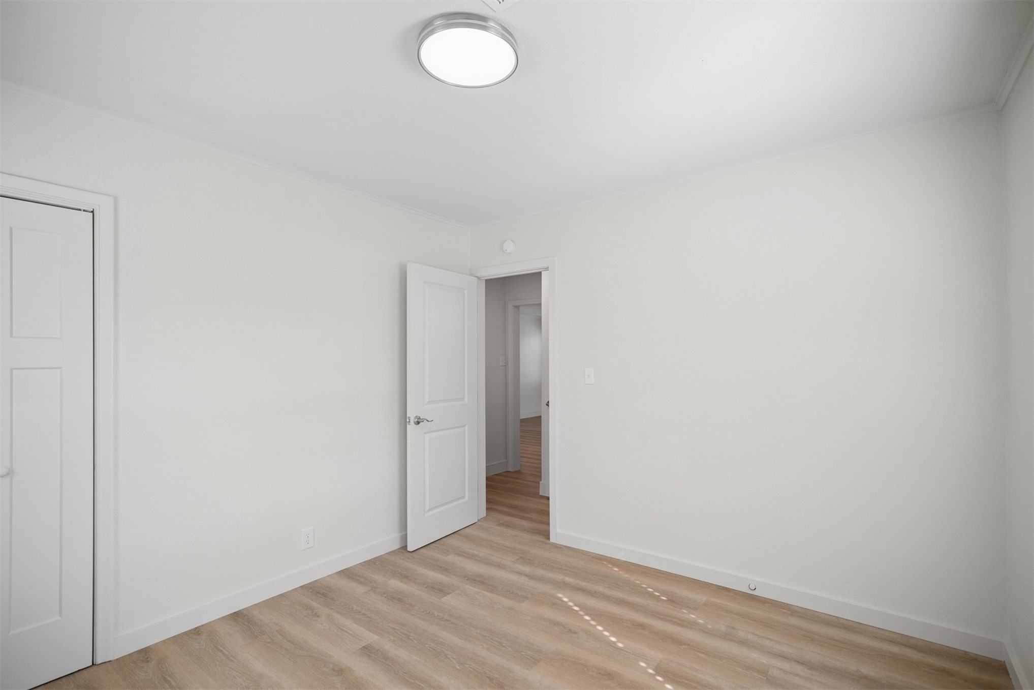 1229 S Fulton Avenue Property Photo 23