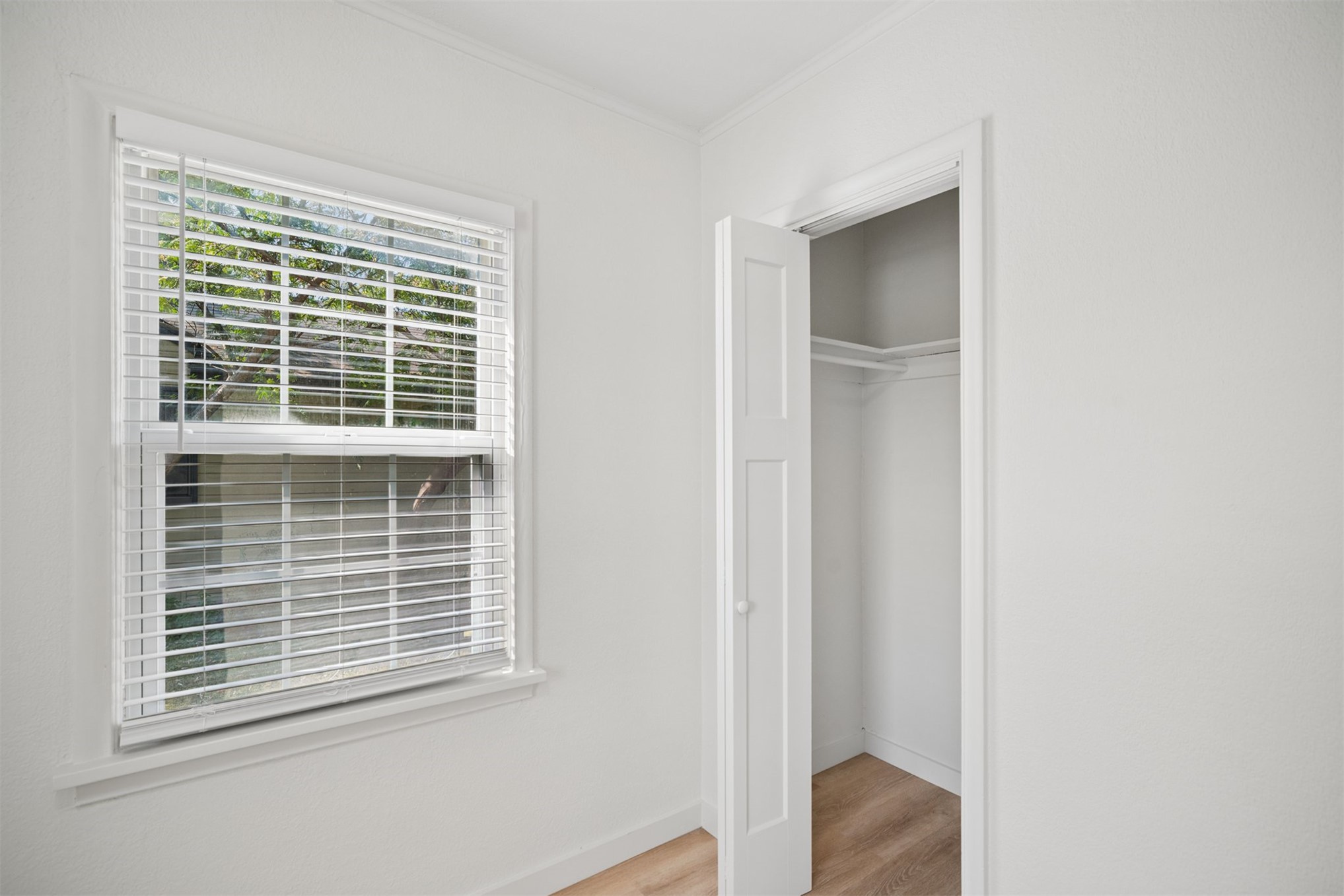 1229 S Fulton Avenue Property Photo 24