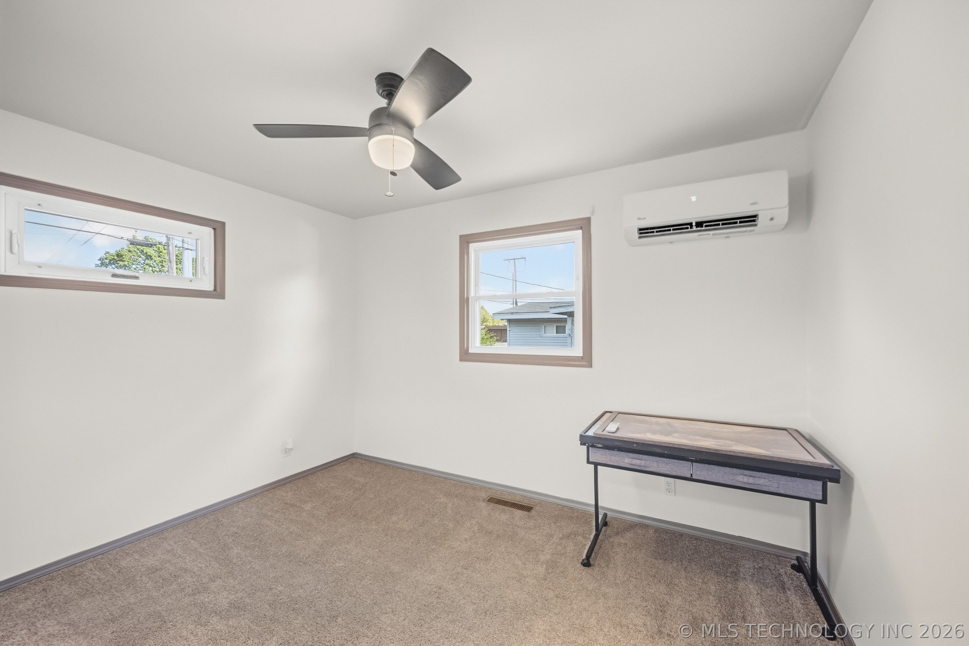 427 Meadowbrook Lane Property Photo 17