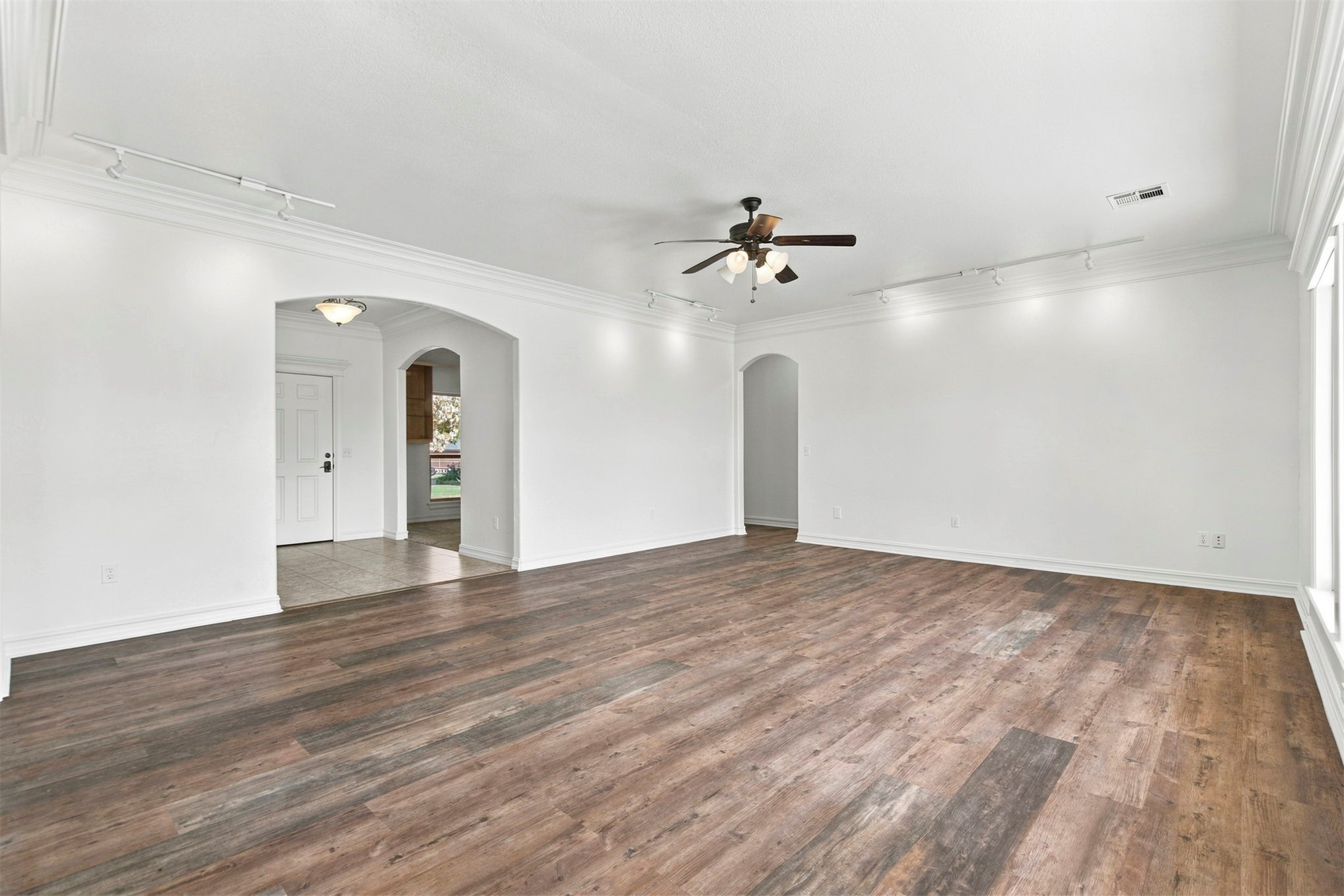 8153 N 51st Street East E Property Photo 6