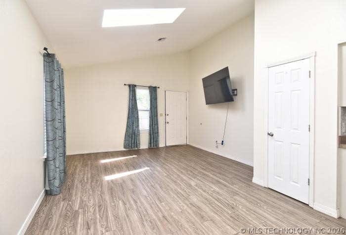 6105 S Vancouver Avenue Property Photo 4