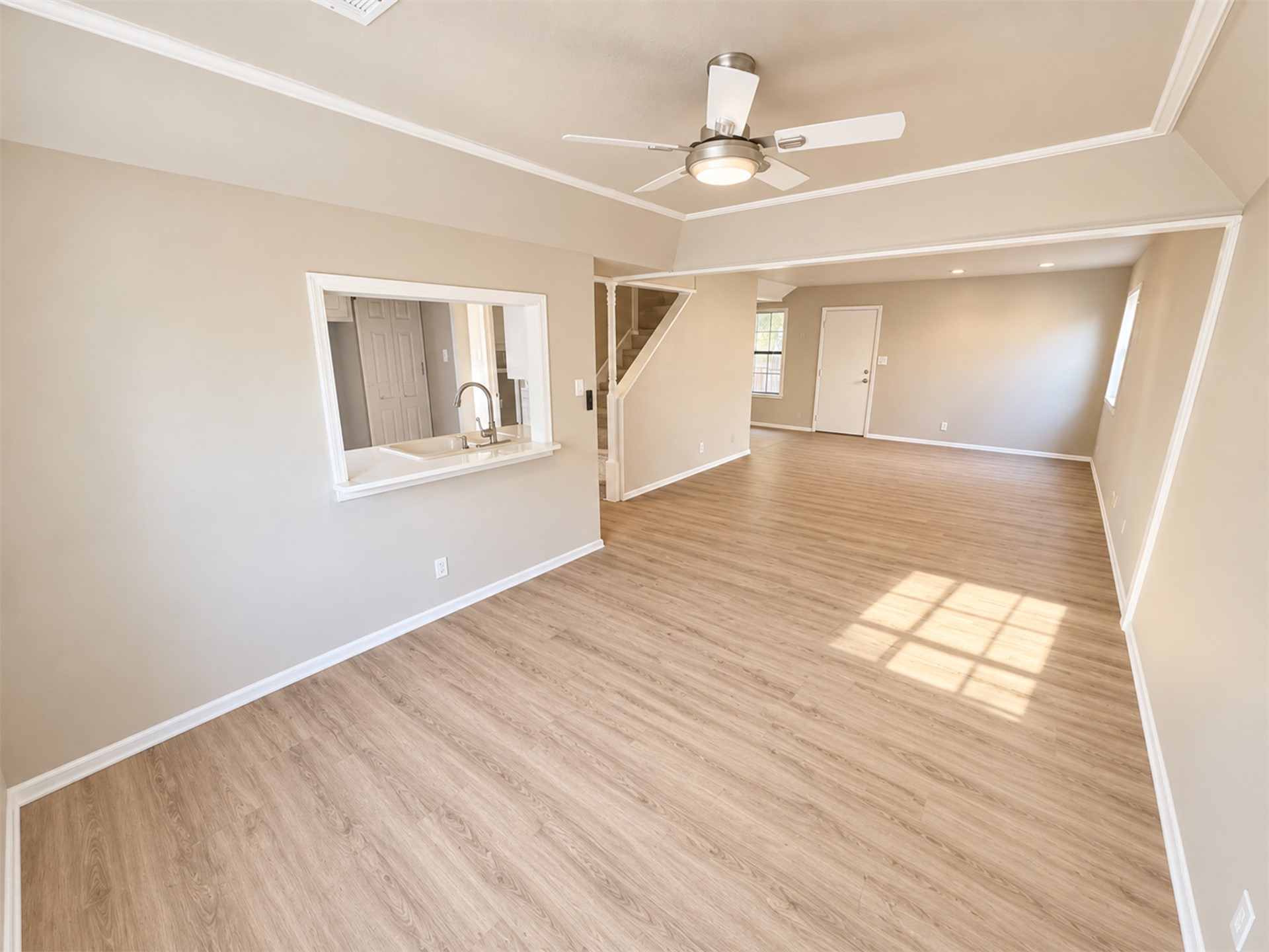 6204 S Trenton Court Property Photo 9