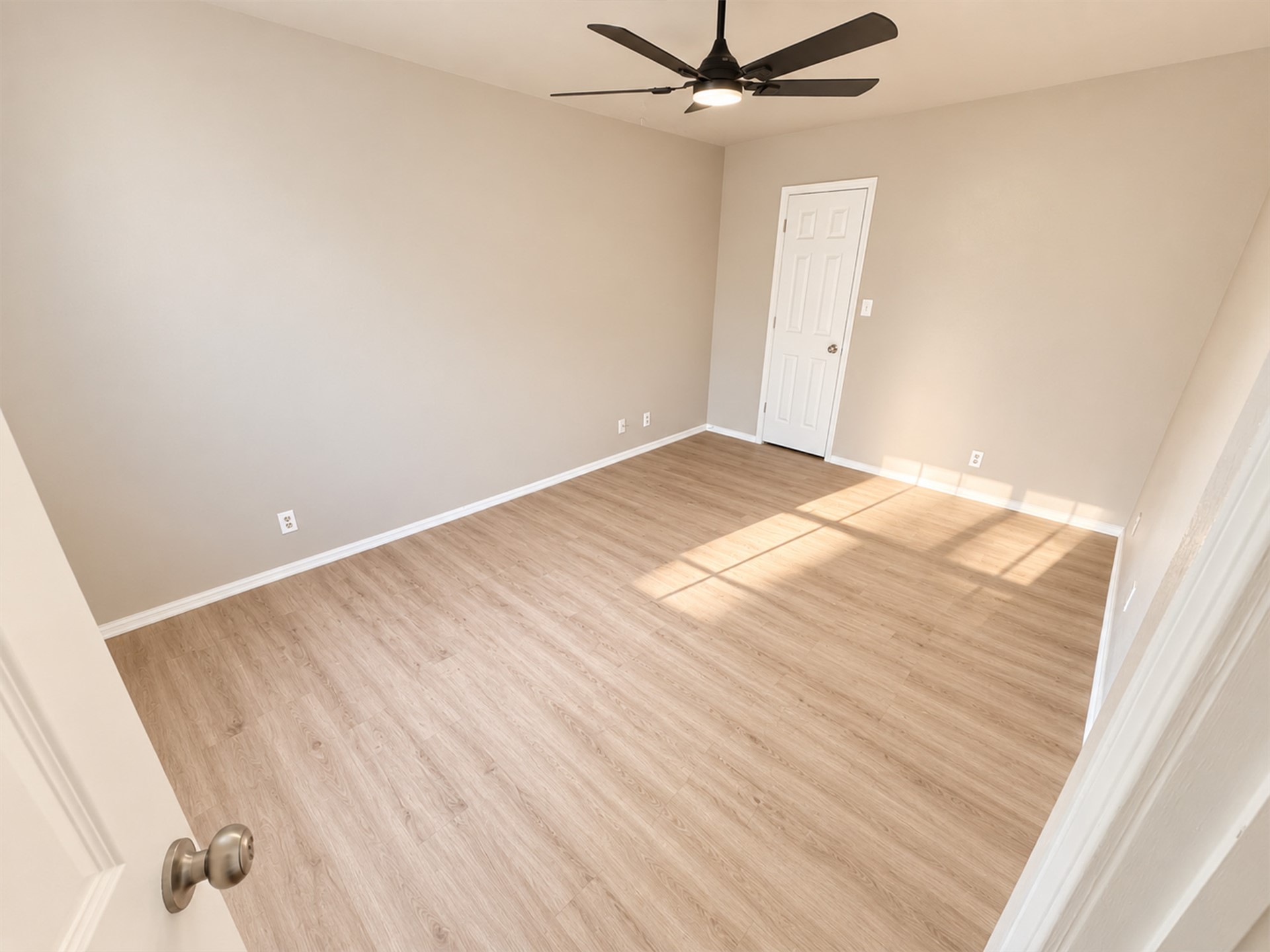 6204 S Trenton Court Property Photo 15