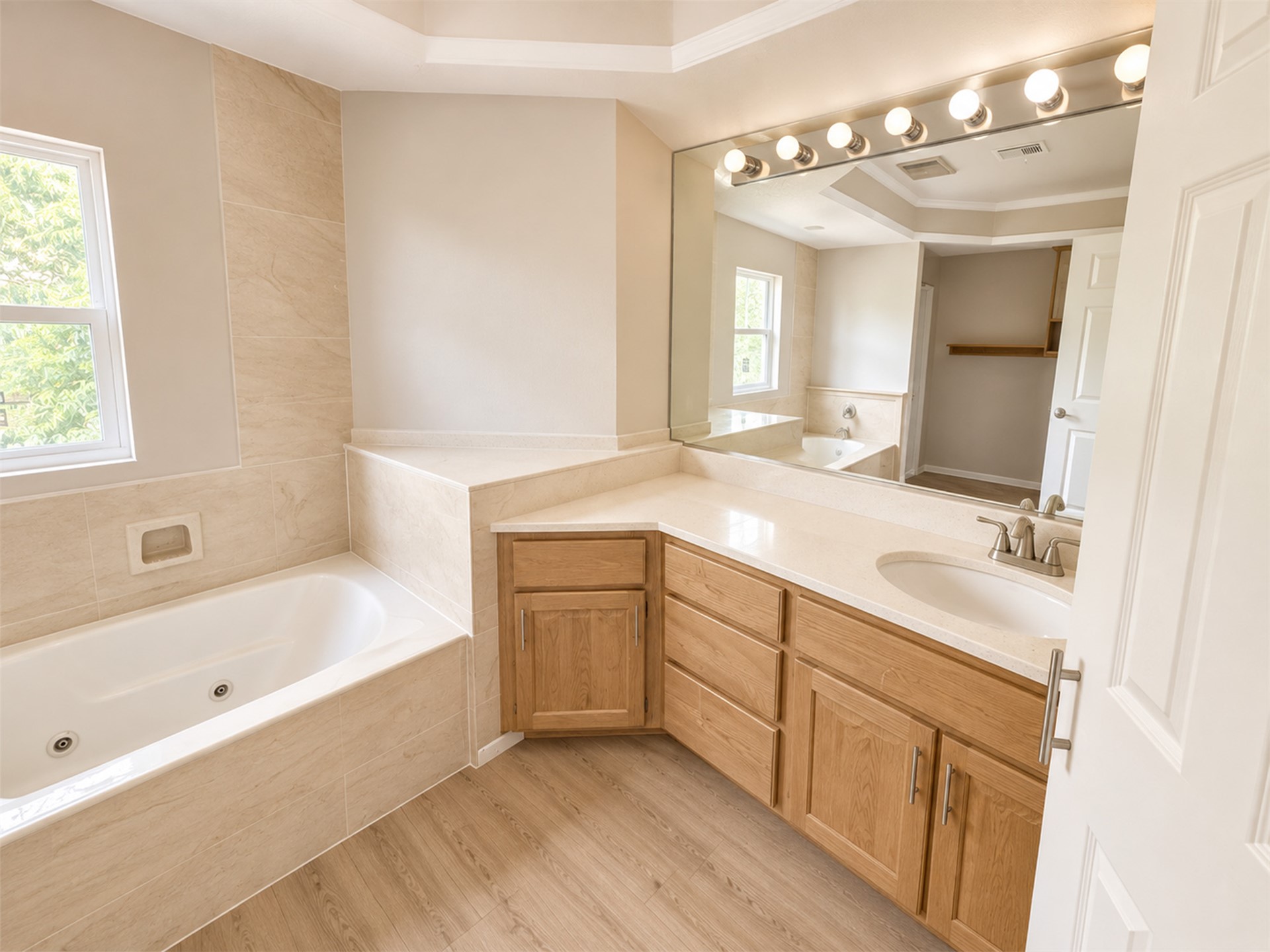 6204 S Trenton Court Property Photo 18