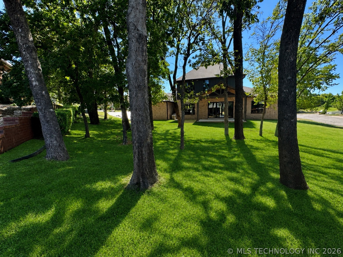 1937 S Surrey Court Property Photo 10