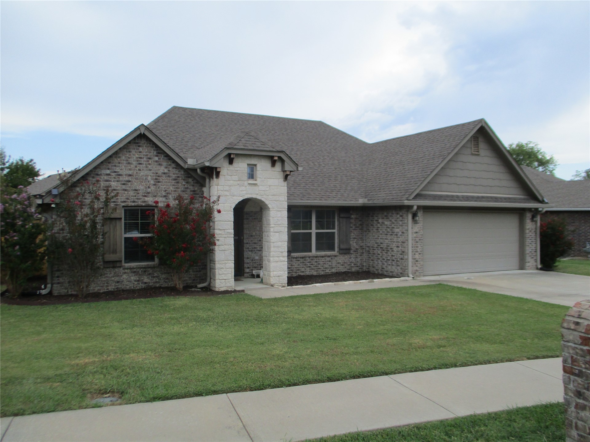 1008 Midway Road Property Photo 1