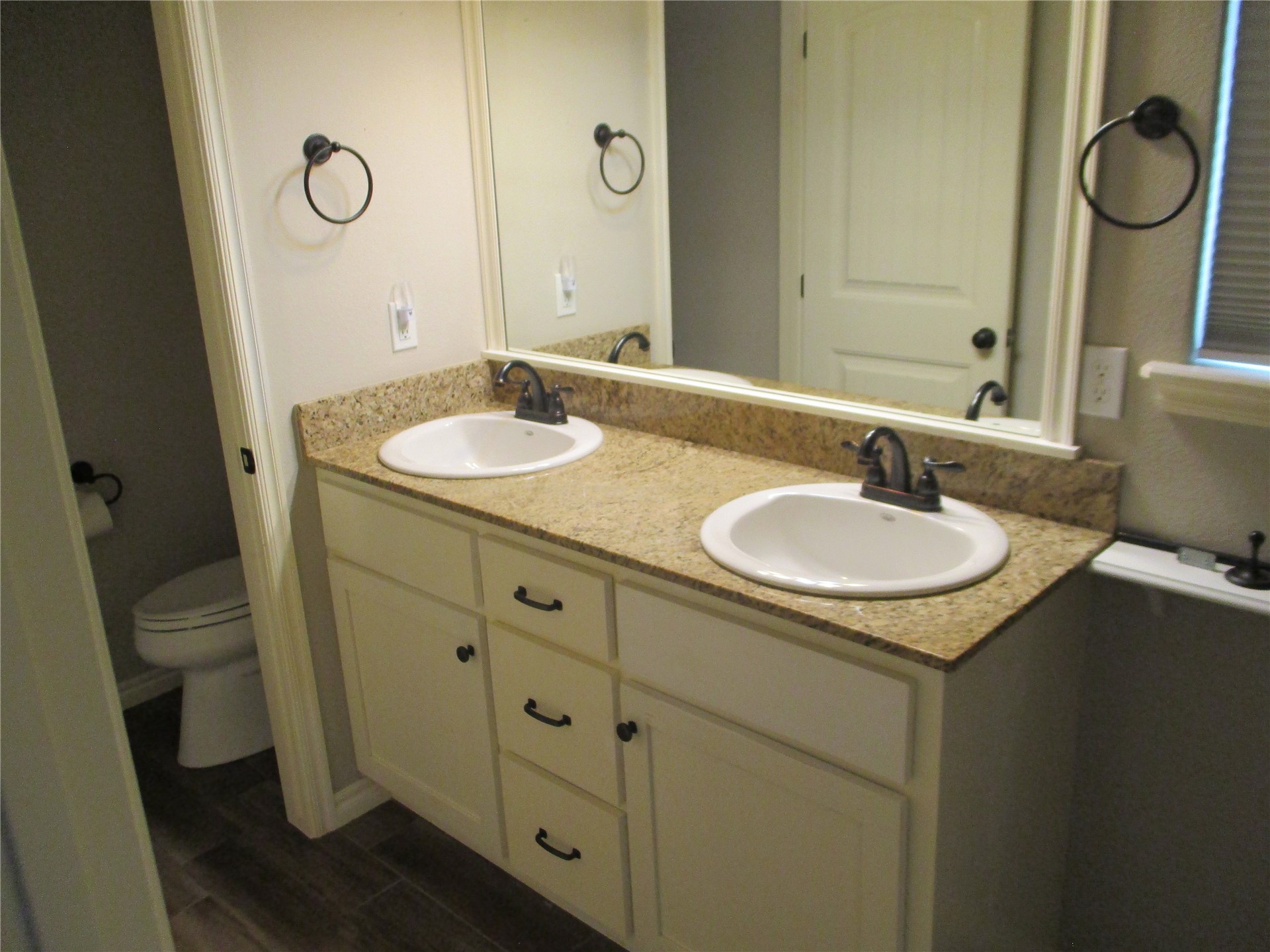 1008 Midway Road Property Photo 9