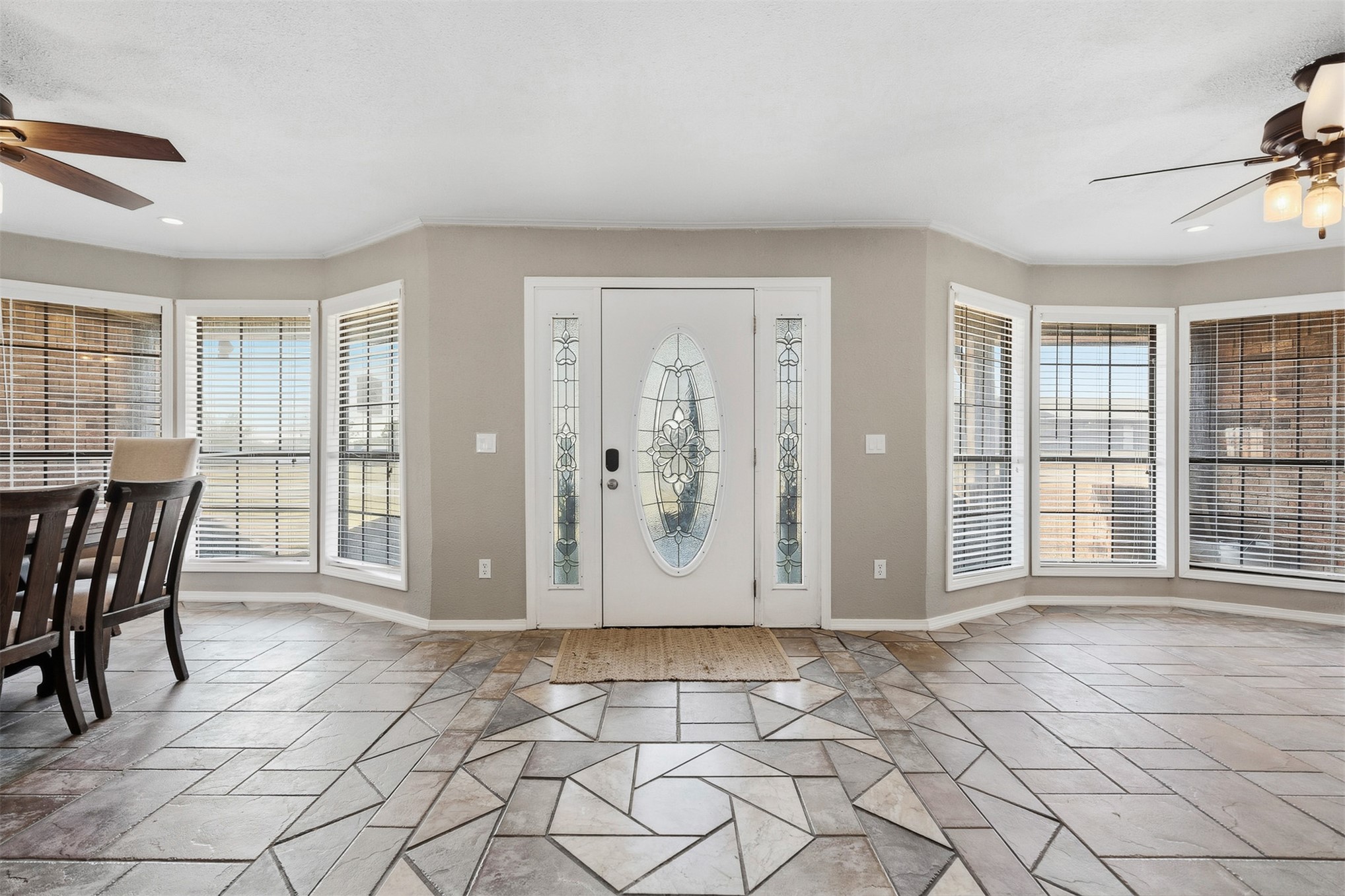 1370 Lincoln Property Photo 4