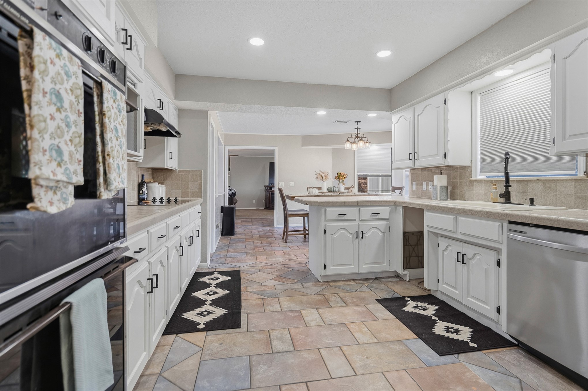 1370 Lincoln Property Photo 17