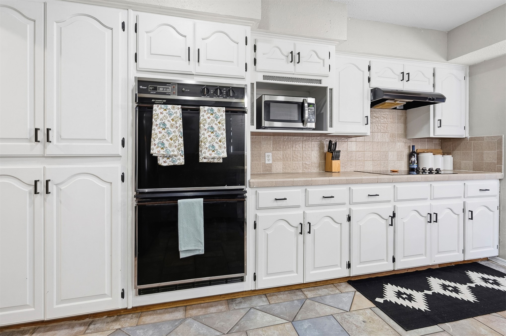 1370 Lincoln Property Photo 18
