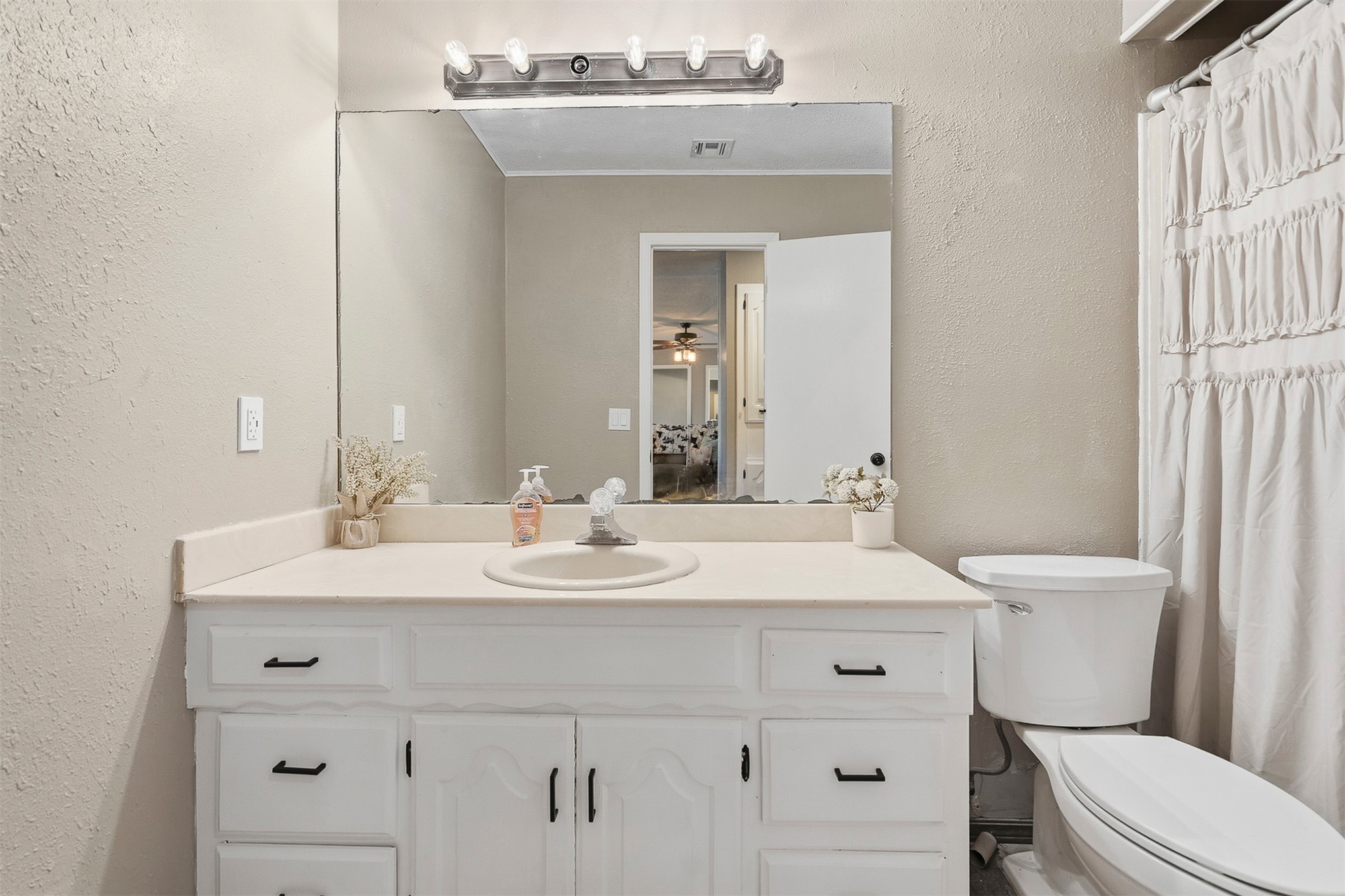 1370 Lincoln Property Photo 25