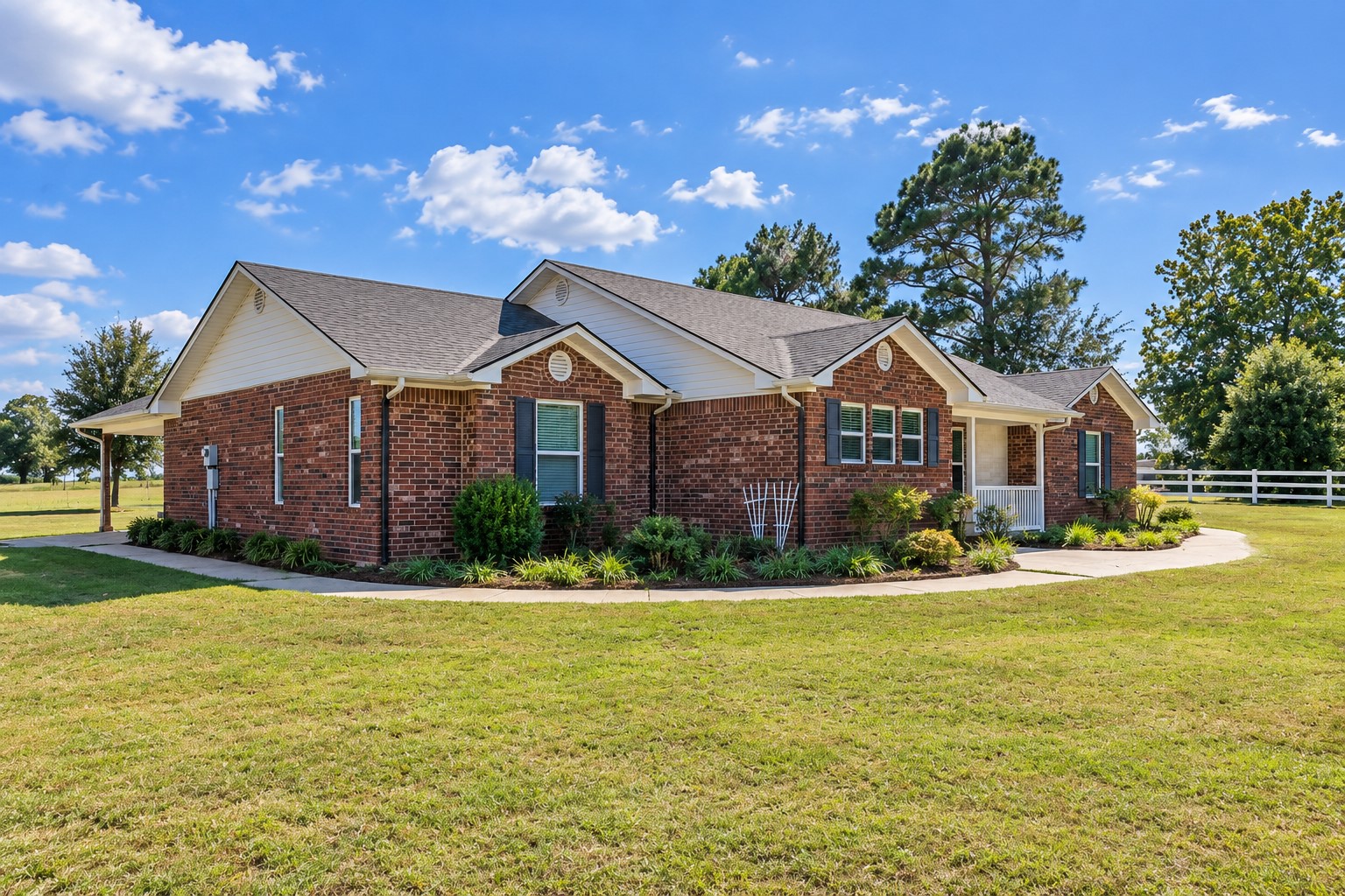 2284 E Roping Road Property Photo 3