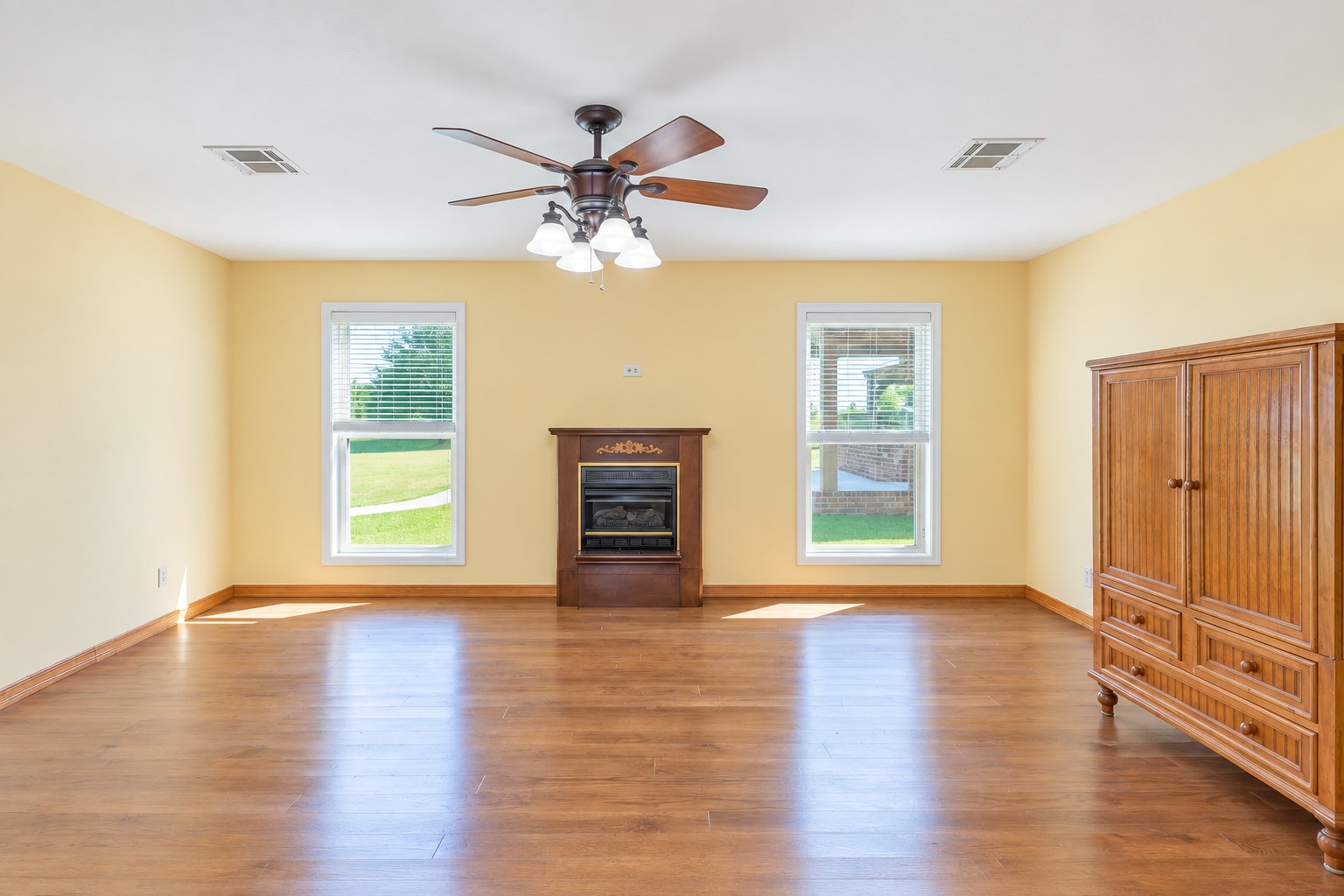2284 E Roping Road Property Photo 8