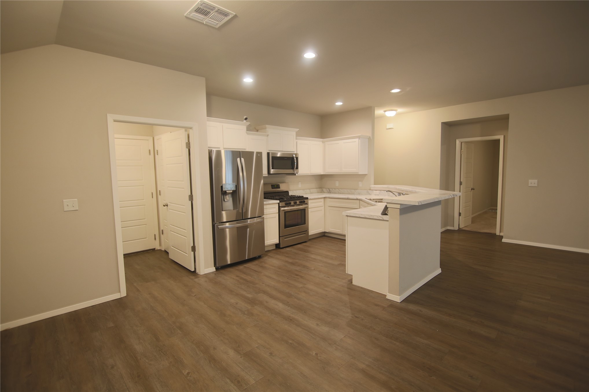 14202 N 74 East Avenue Property Photo 5