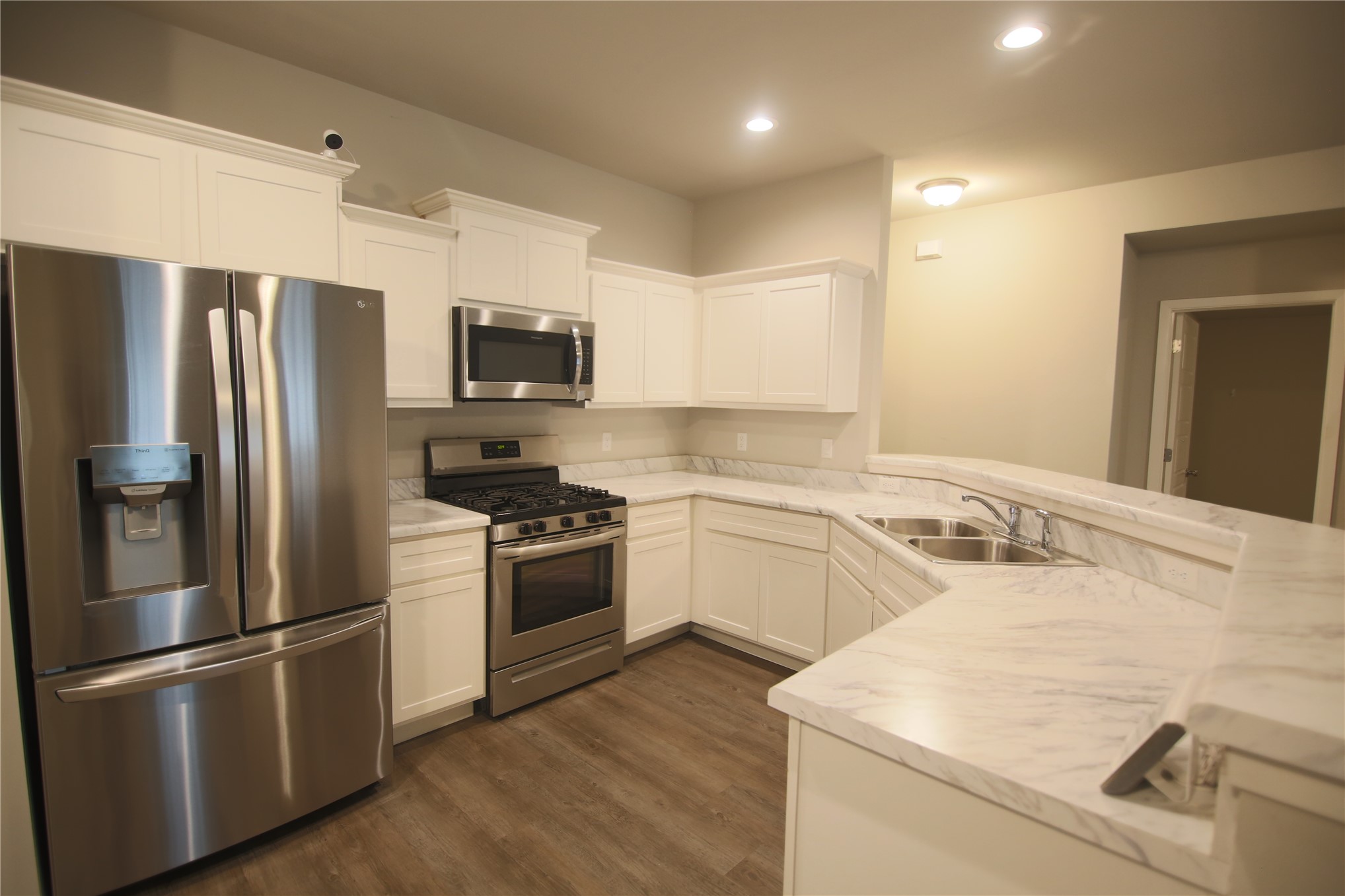 14202 N 74 East Avenue Property Photo 6