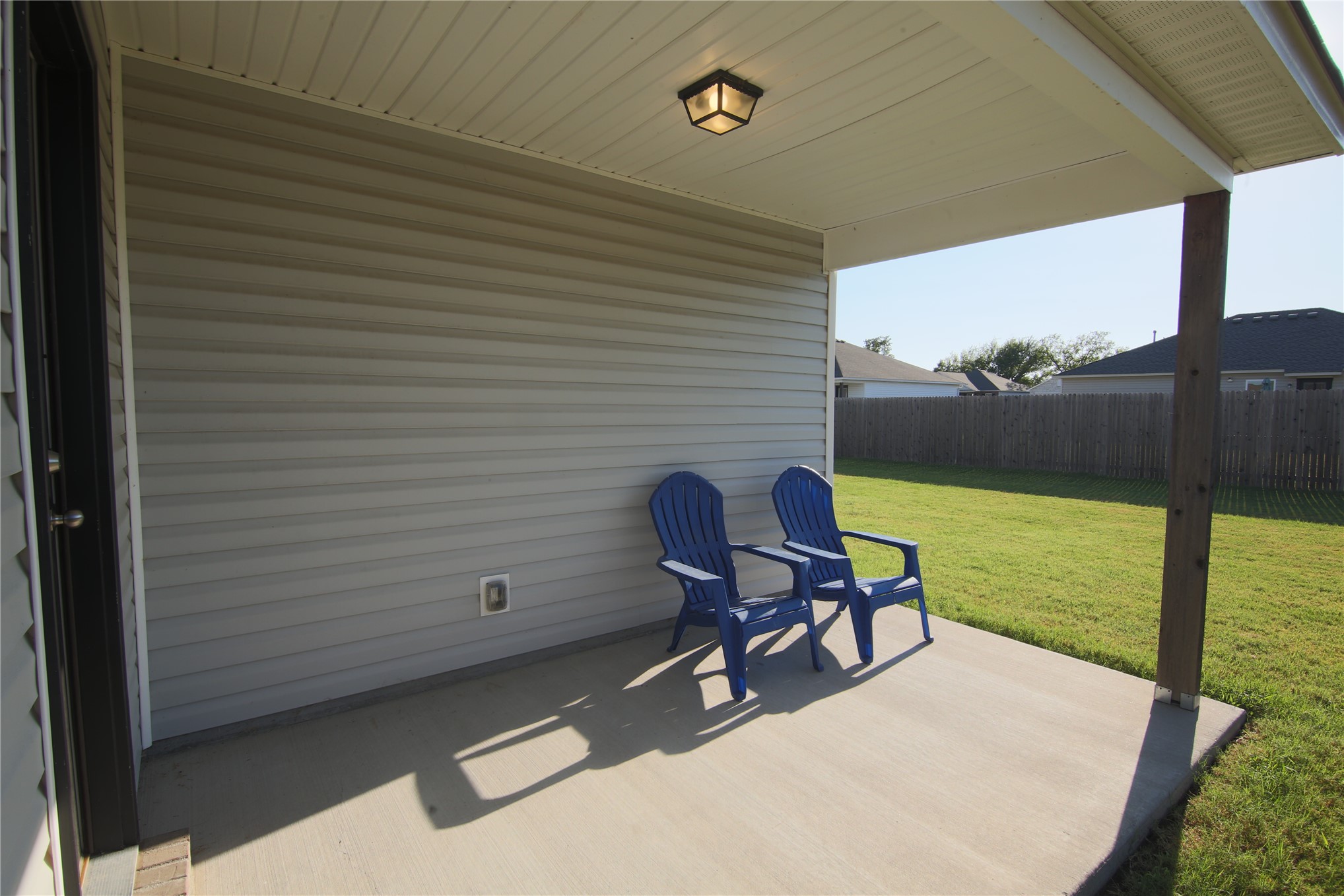 14202 N 74 East Avenue Property Photo 15