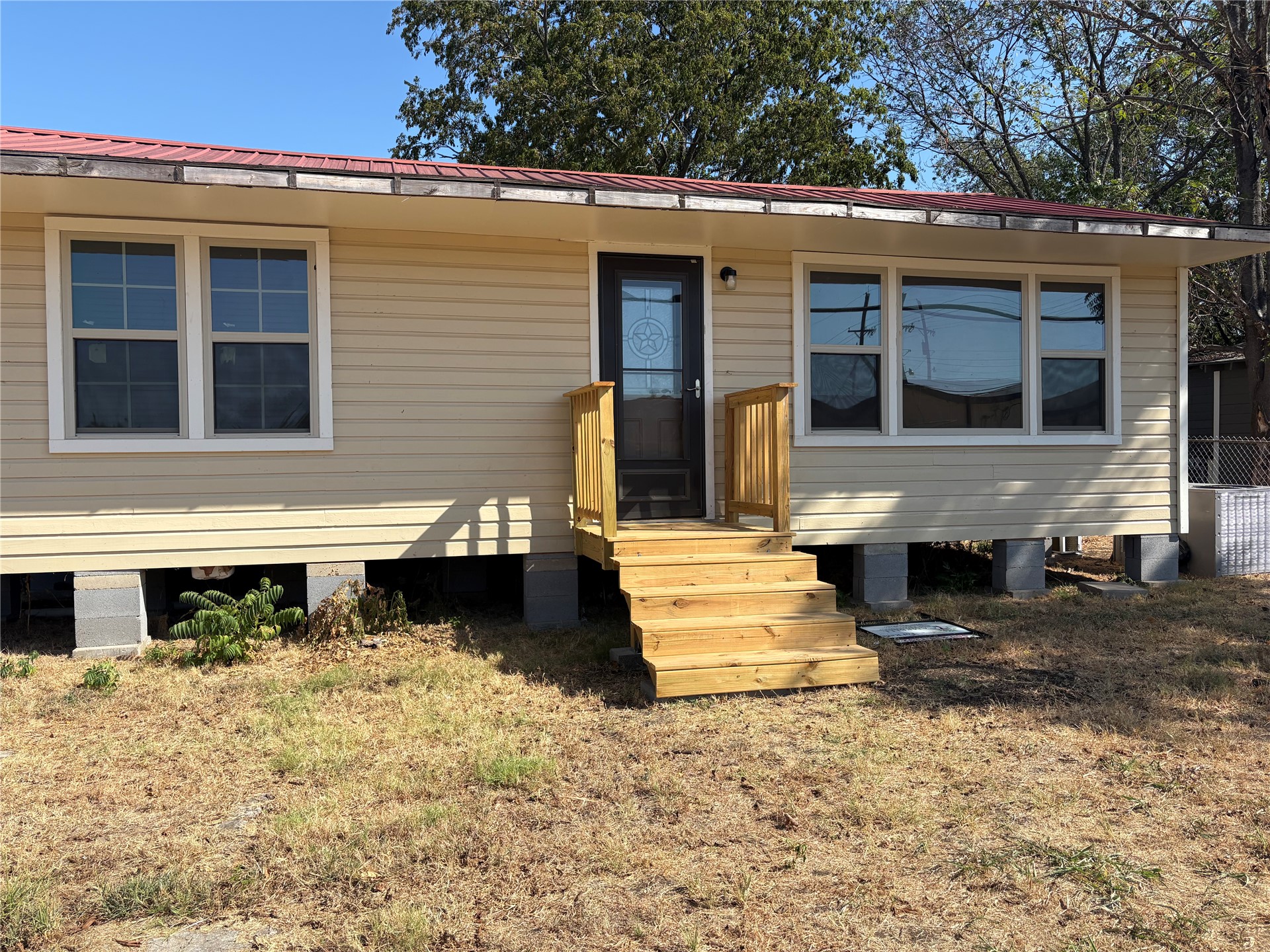 107 N Walker Property Photo 1