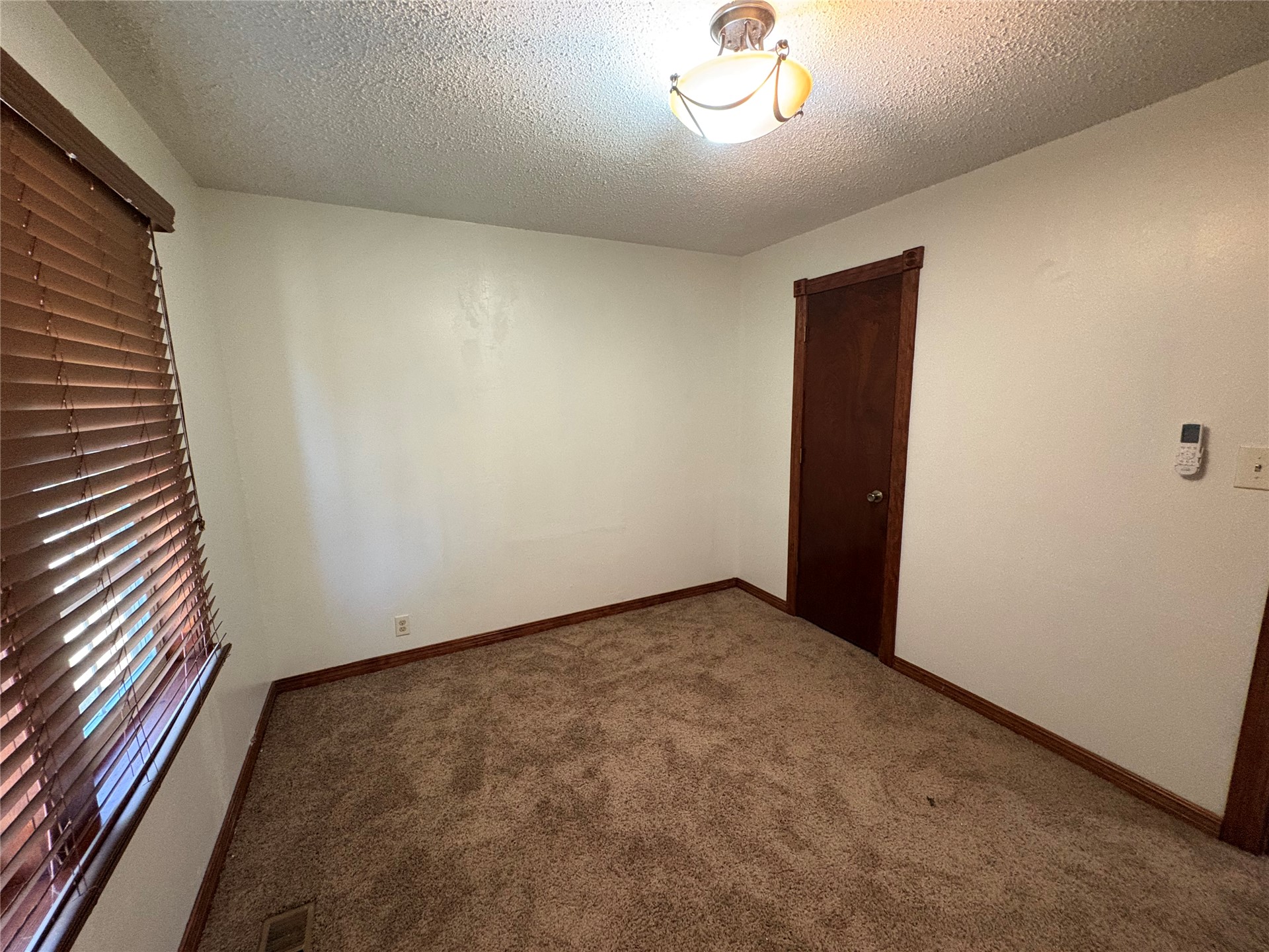 107 N Walker Property Photo 15