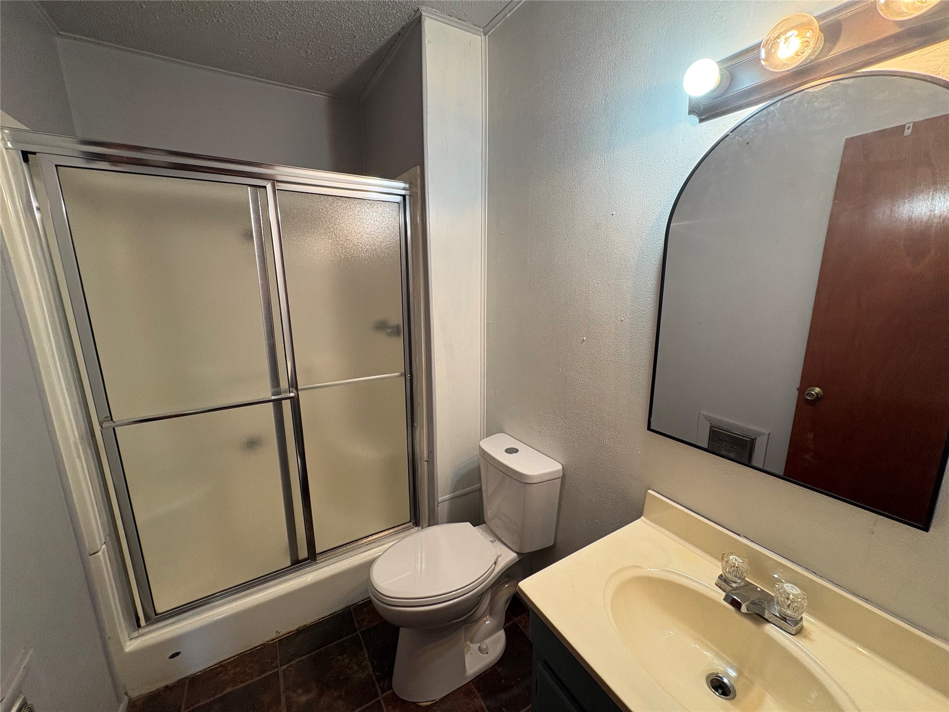 107 N Walker Property Photo 16