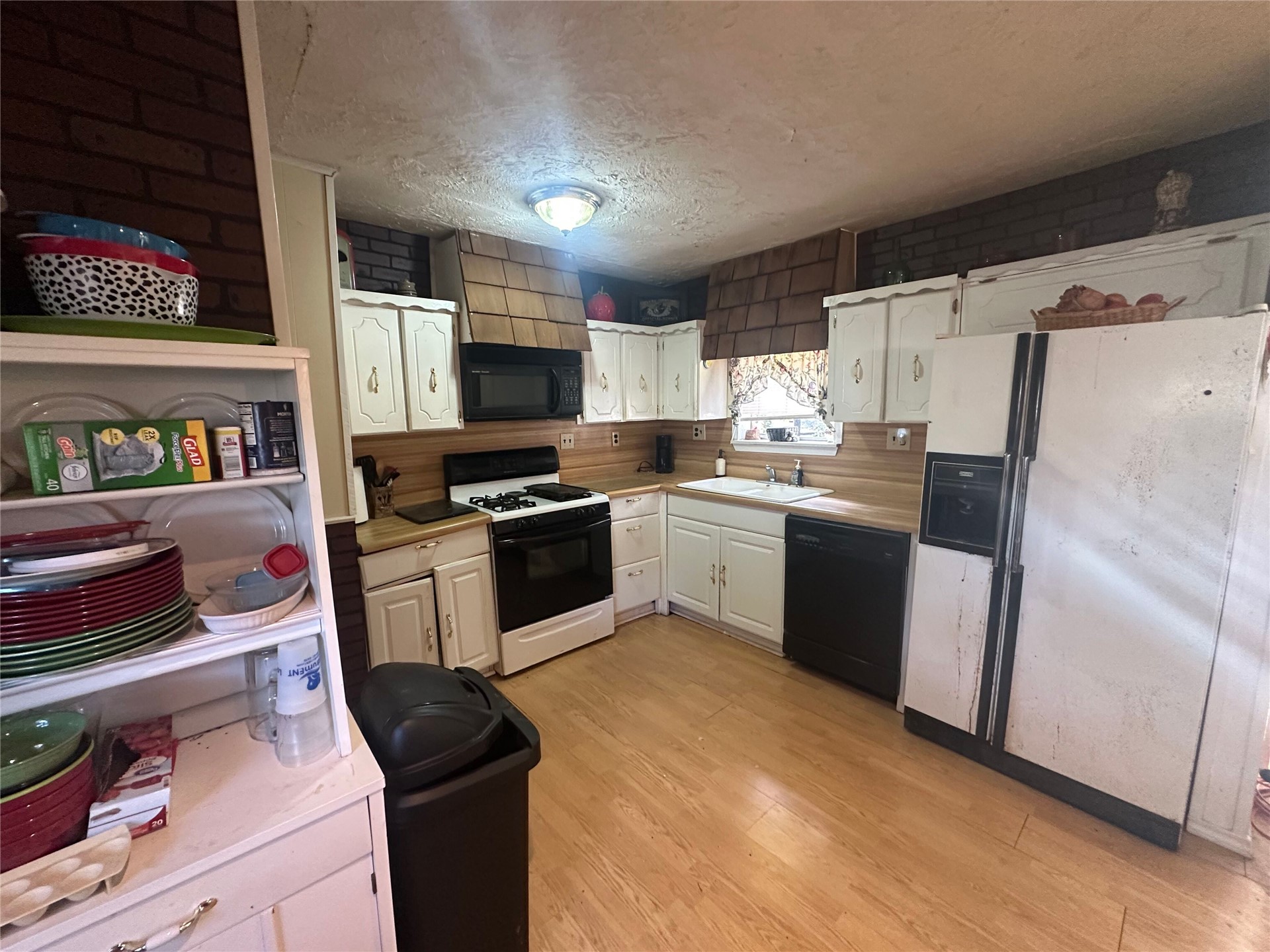 10691 Pin Oak Property Photo 13
