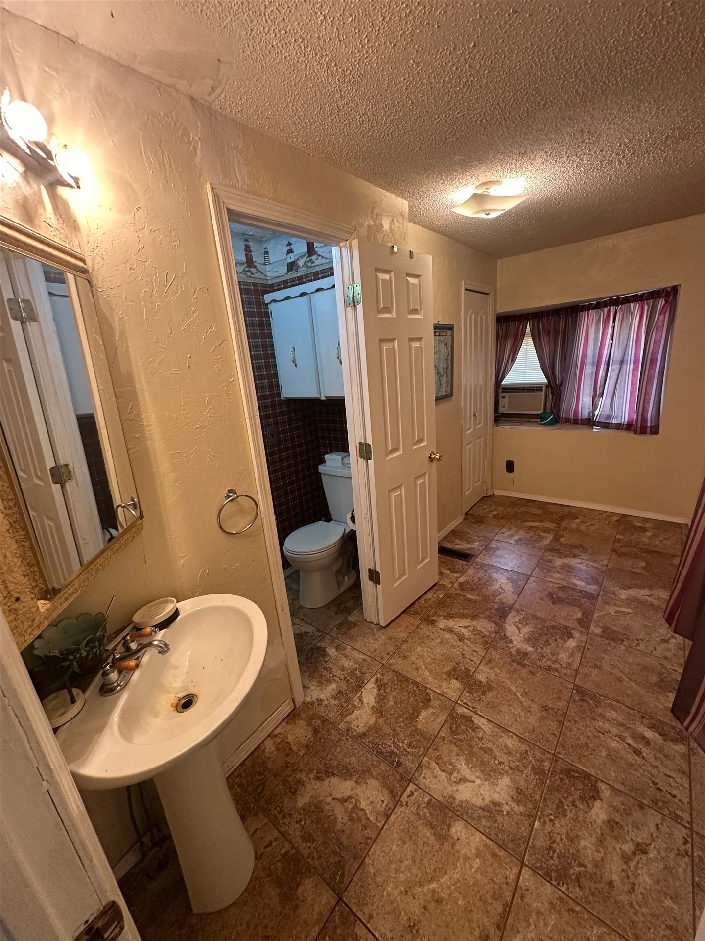 10691 Pin Oak Property Photo 24