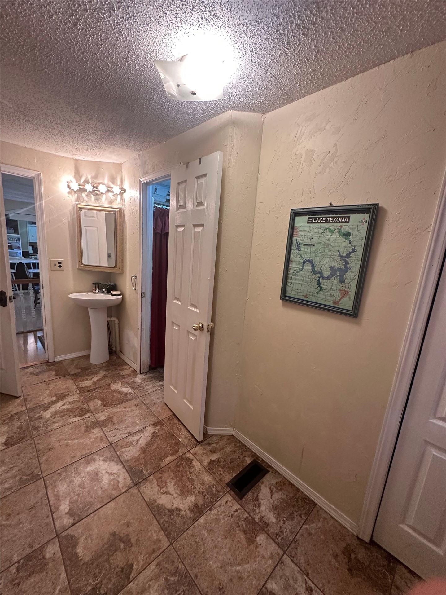 10691 Pin Oak Property Photo 25