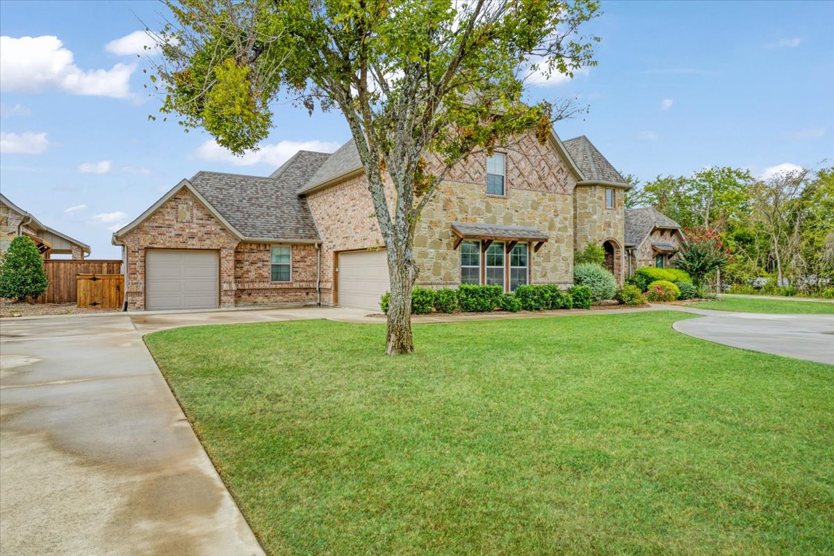 3307 Castle Court Property Photo 4