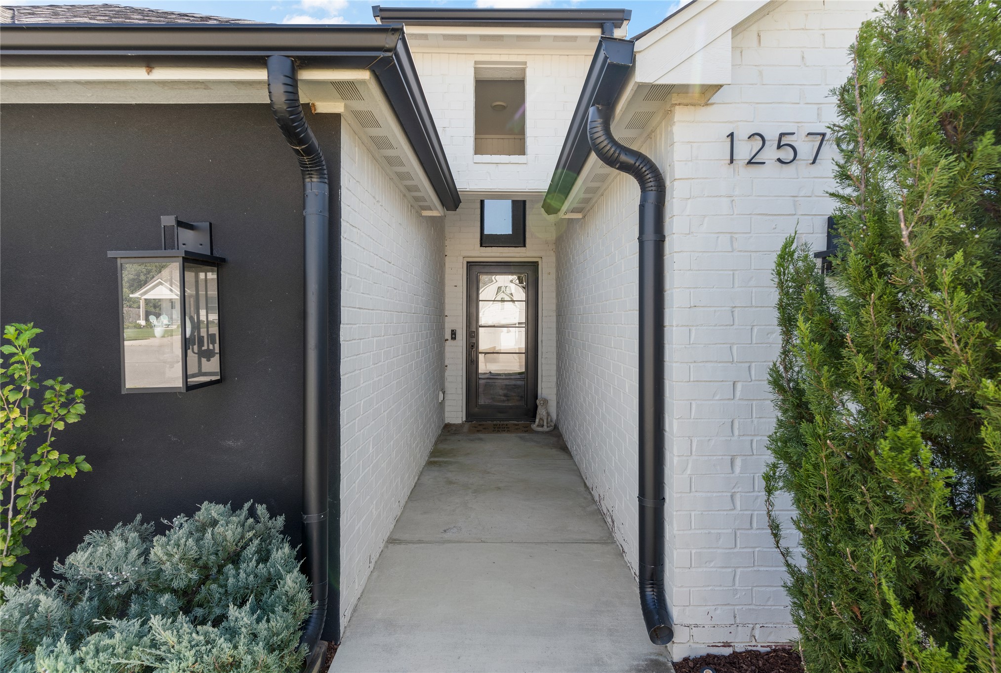 12579 S 6th Street Property Photo 4