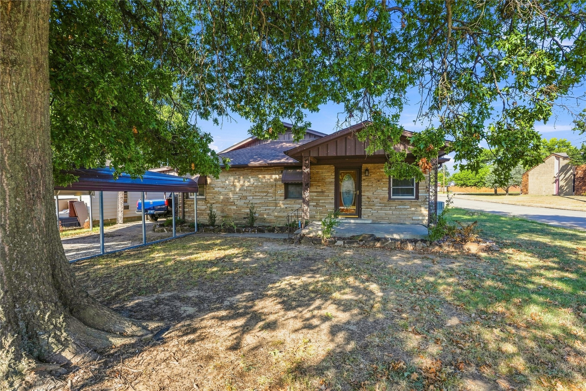 1217 N Oklahoma Avenue Property Photo 1