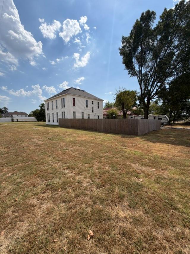 224 N Oak Street Property Photo 4