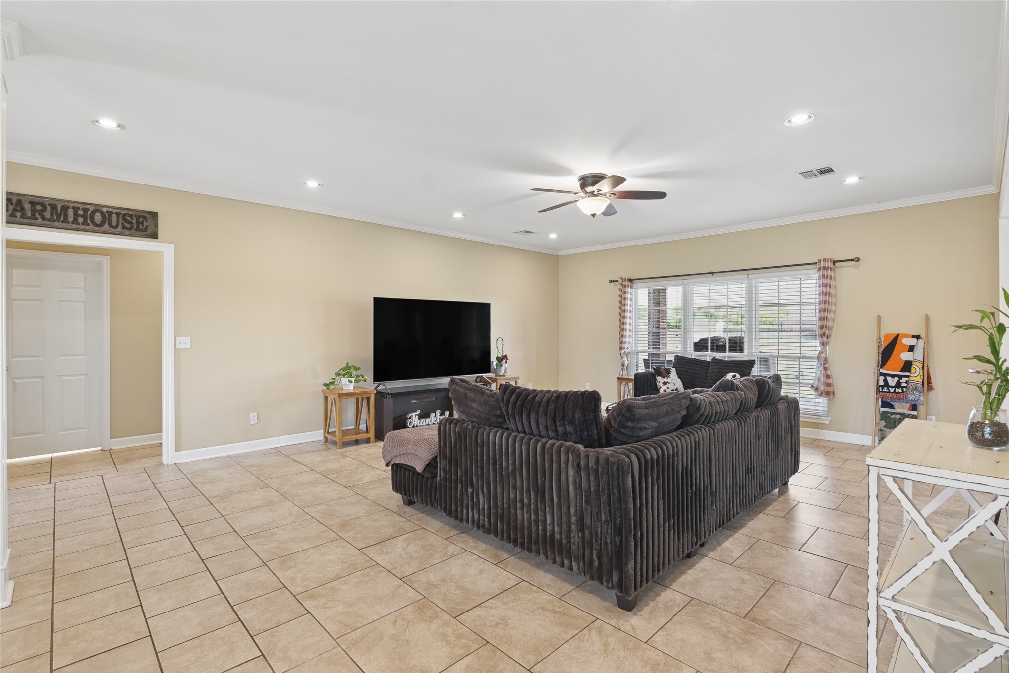 7990 S Country Lane Property Photo 8