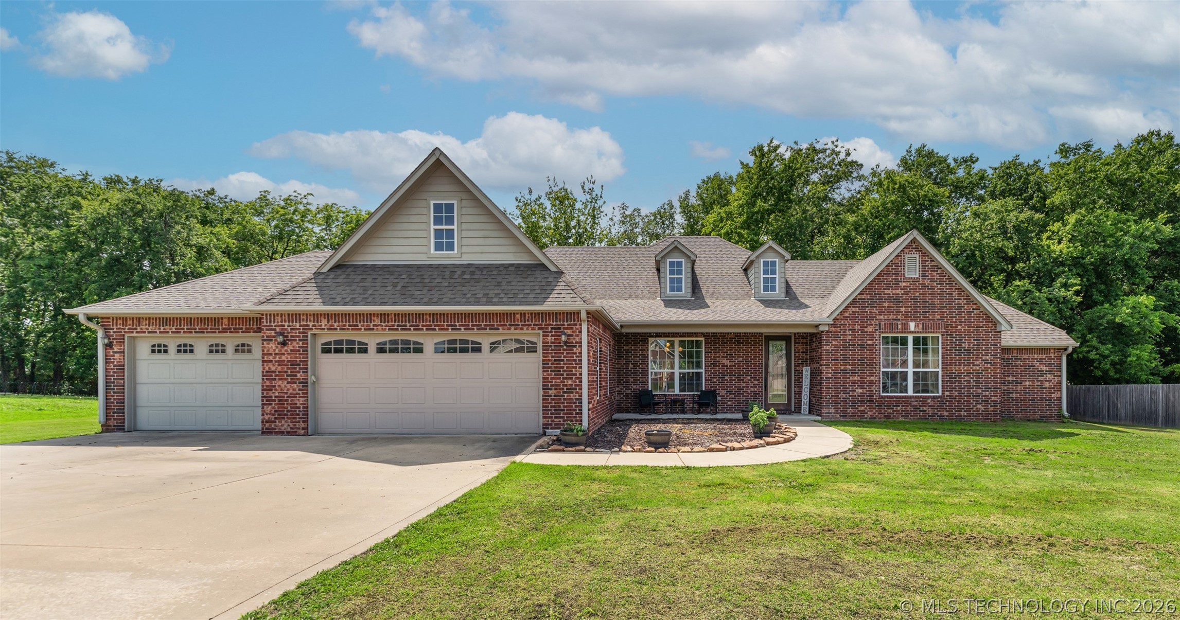 18912 Spring Creek Lane Property Photo 1