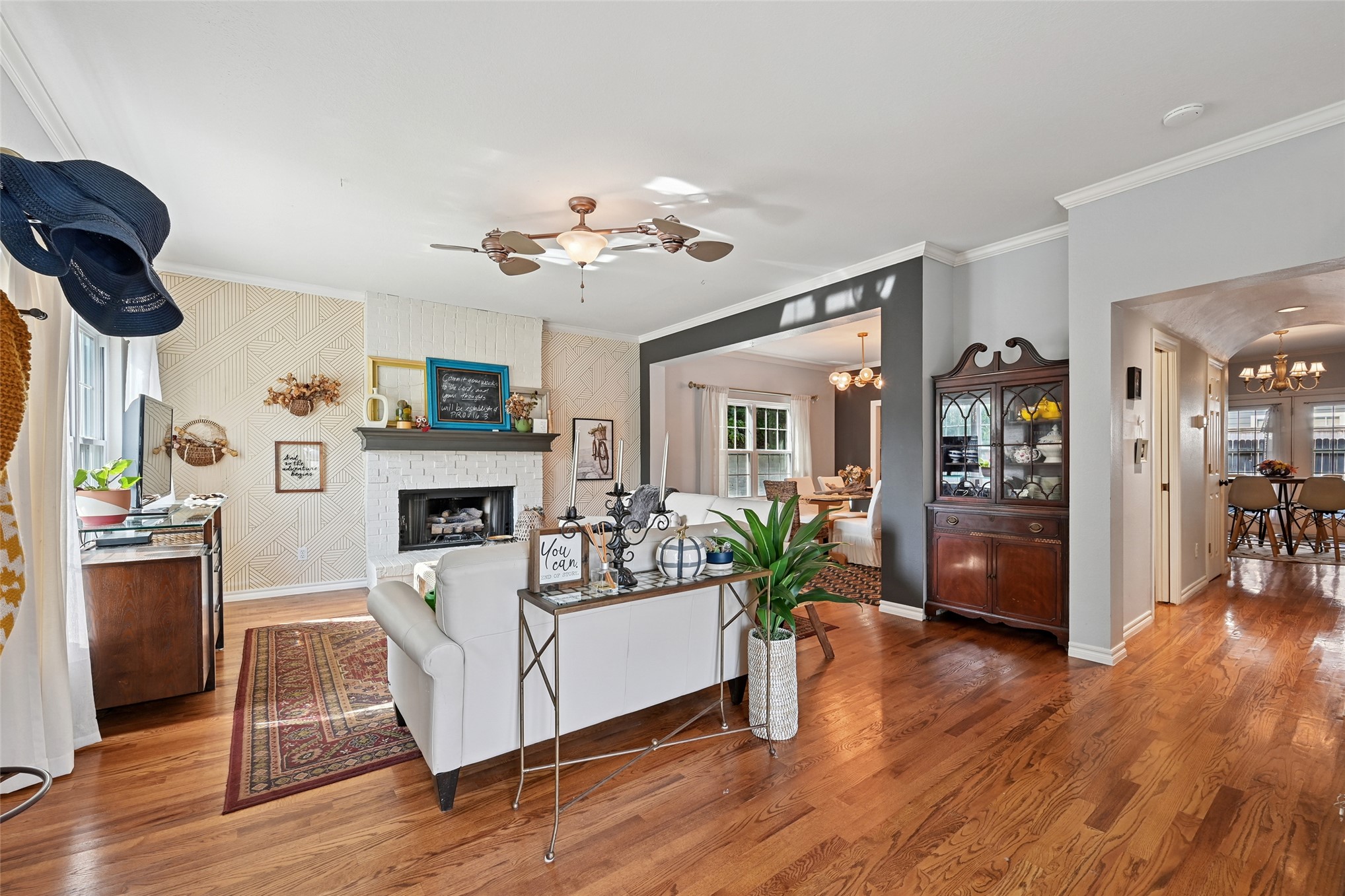 7686 S Fulton Avenue Property Photo 3