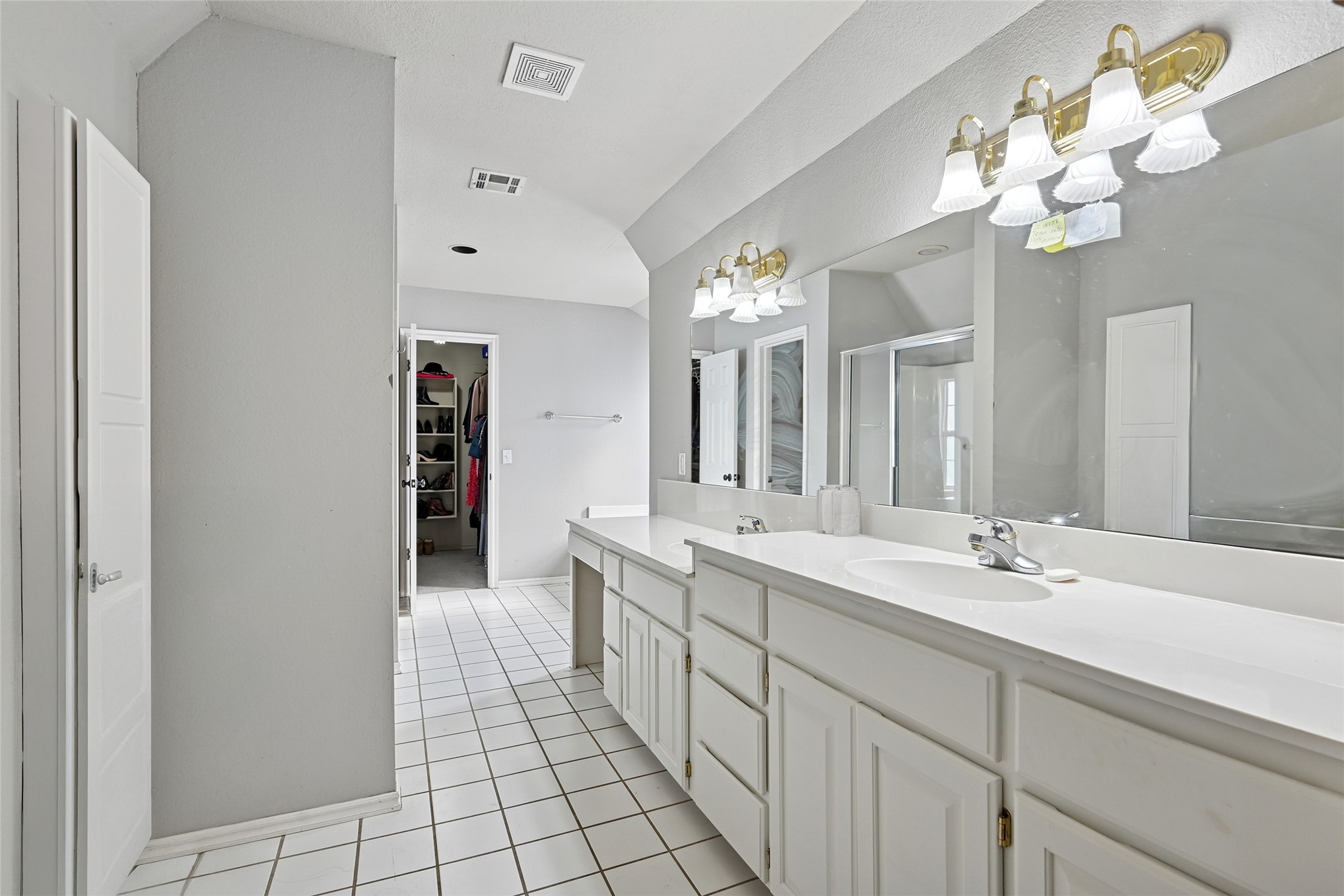 7686 S Fulton Avenue Property Photo 12