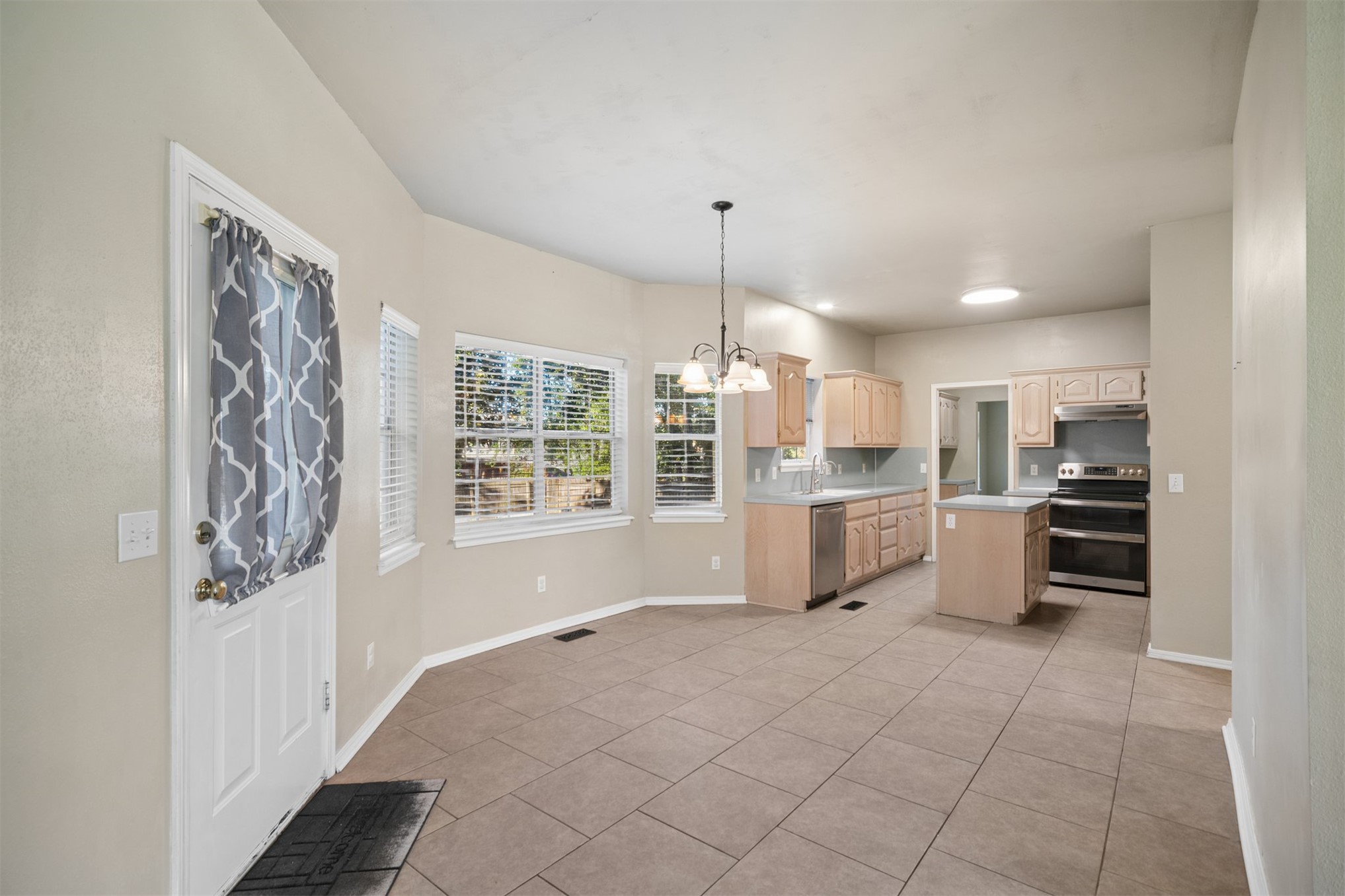 3726 S Rolling Oaks Drive Property Photo 14