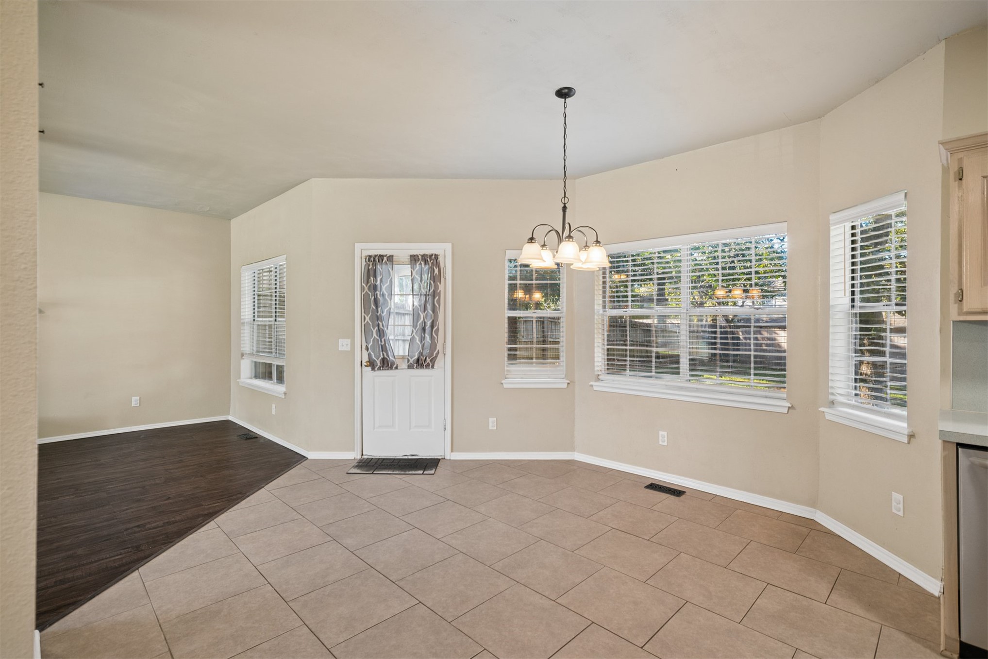 3726 S Rolling Oaks Drive Property Photo 15