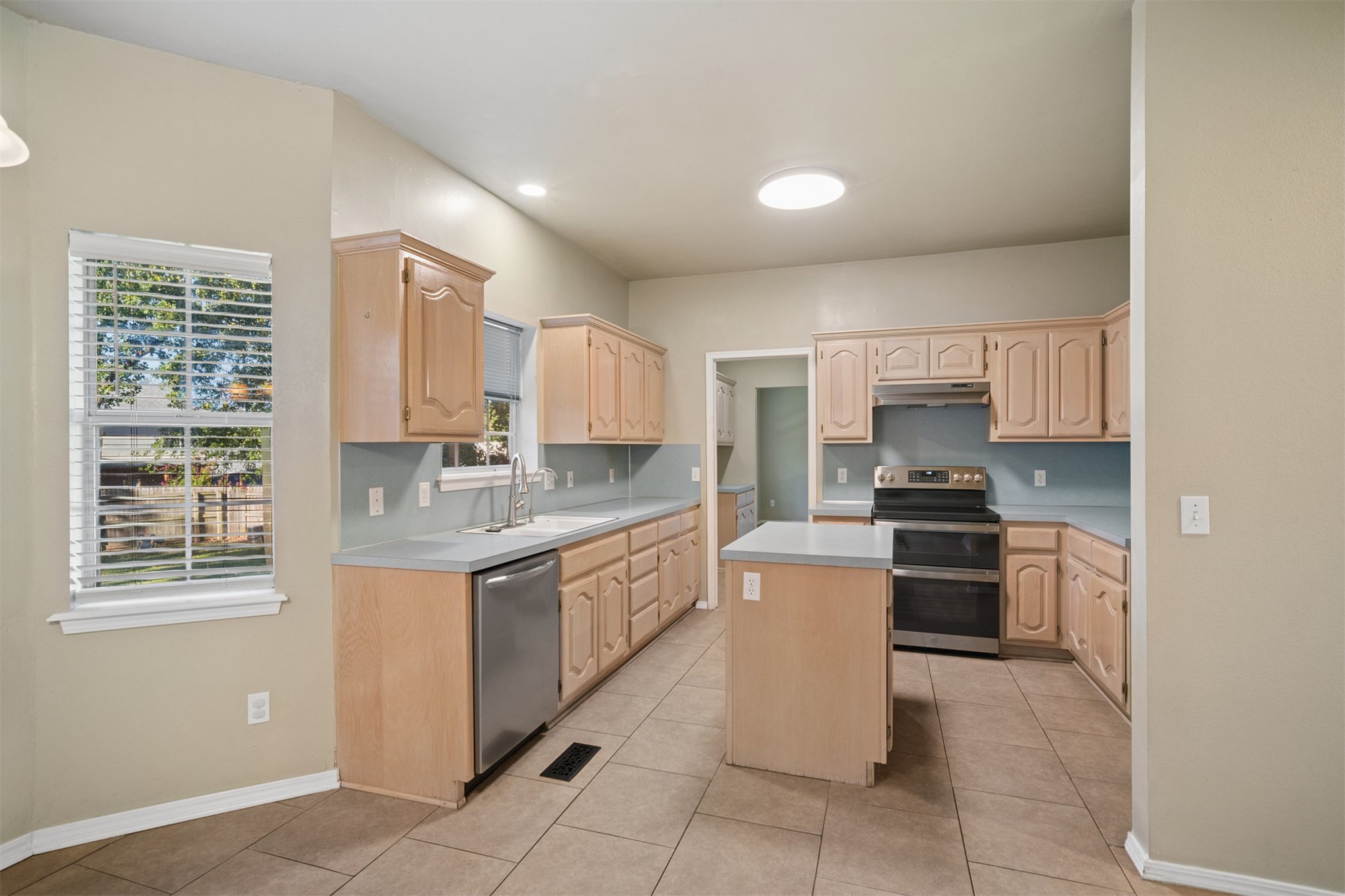3726 S Rolling Oaks Drive Property Photo 16